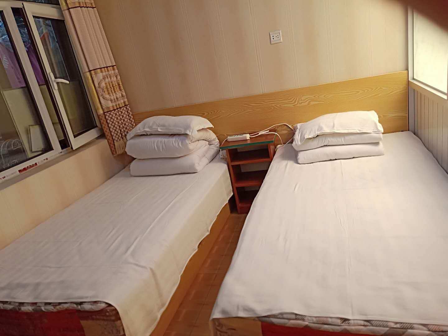 滦平苗佳农家院