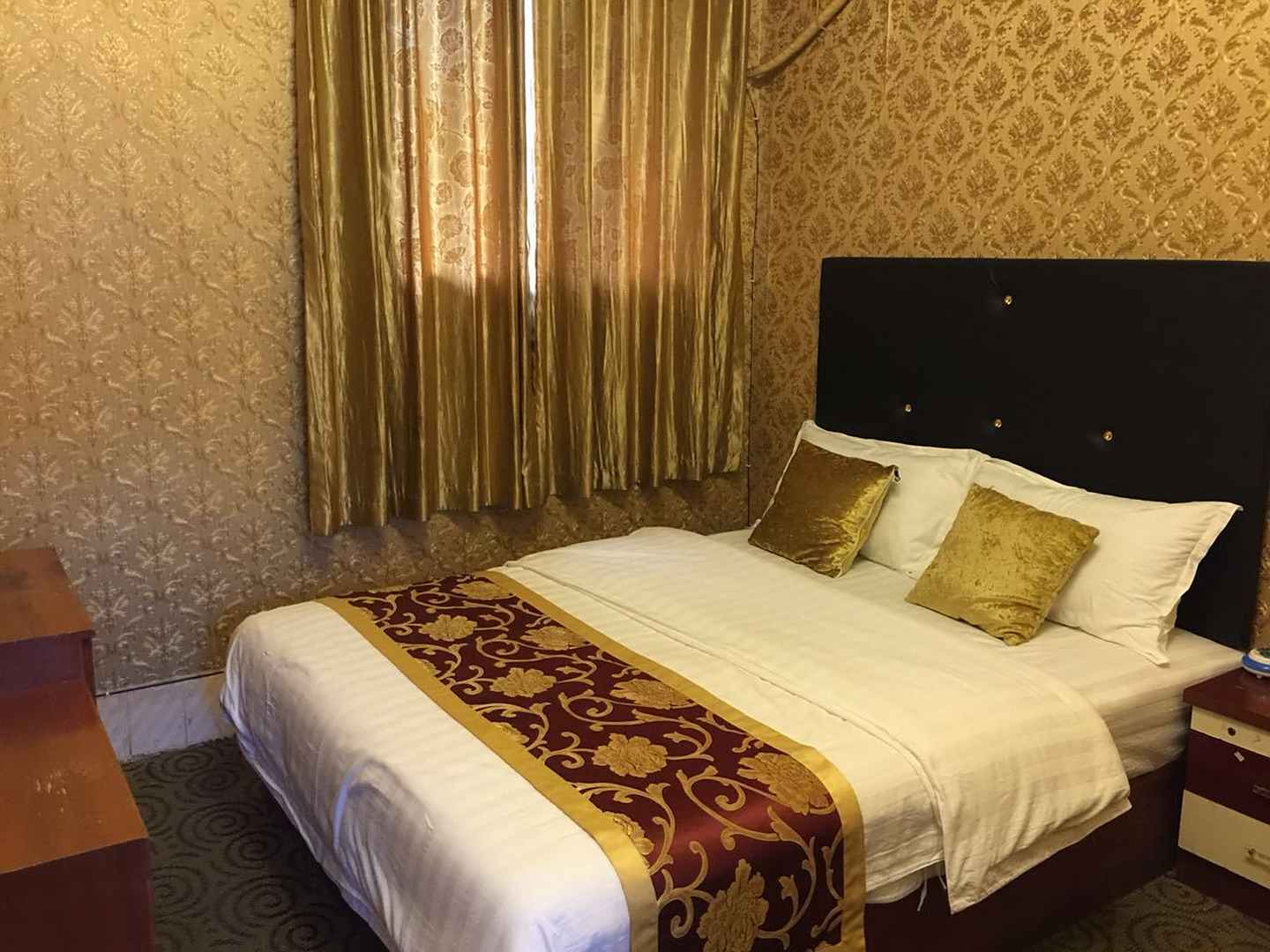 绵竹紫岩宾馆