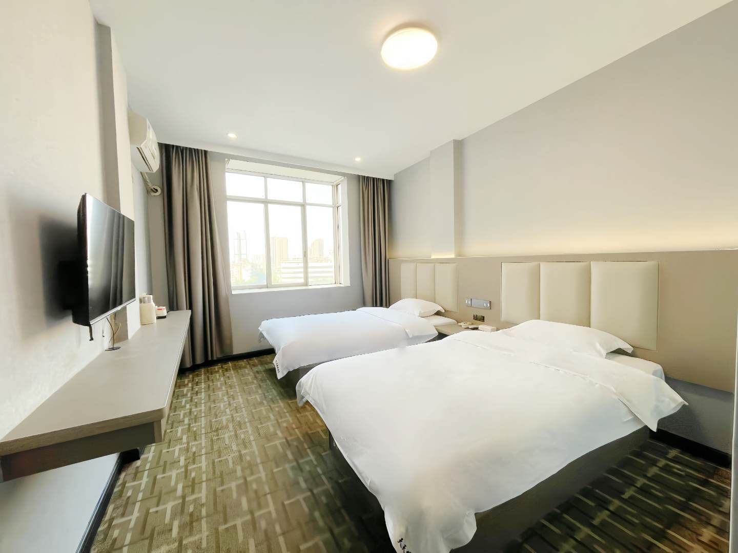 北流天天便捷酒店(北流汽车总站步行街美食城店)