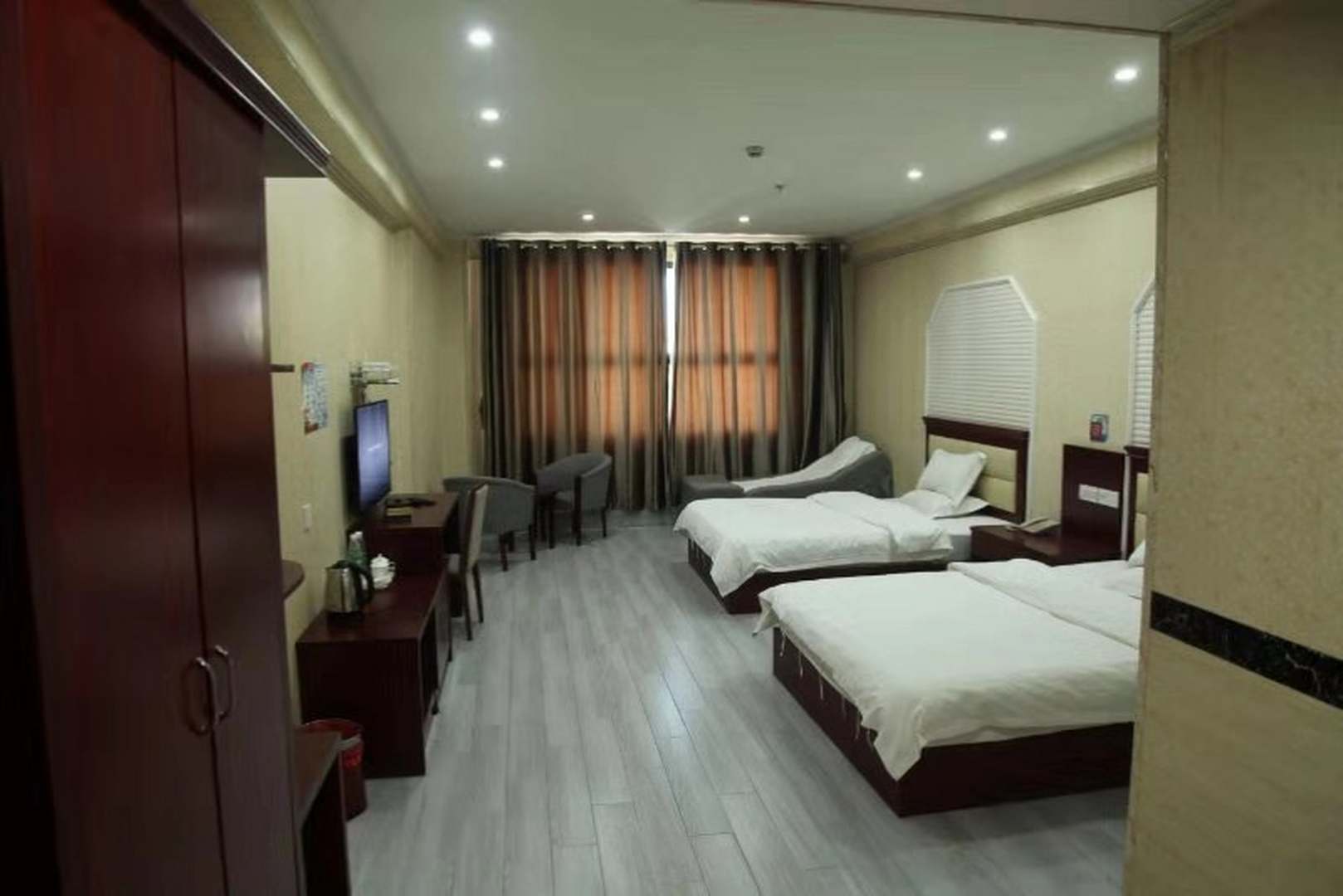 南陵前山晌午宾馆