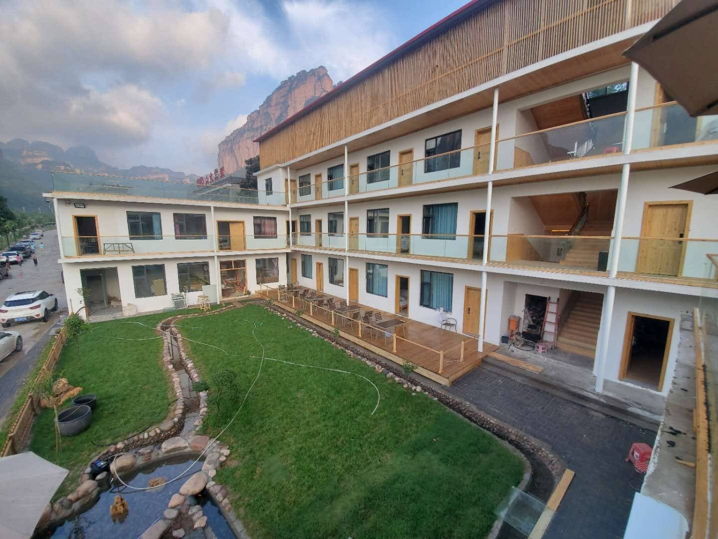 仟语观山精品民宿