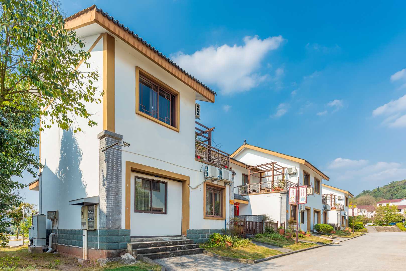 隆昌山南野民宿(环湖路分店)