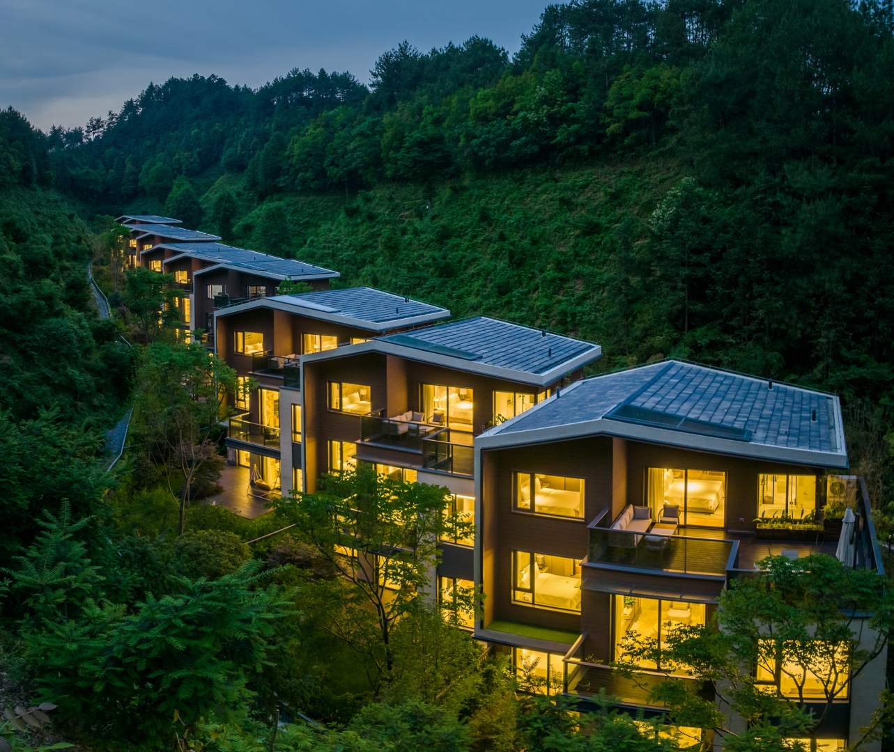 黄山水云间