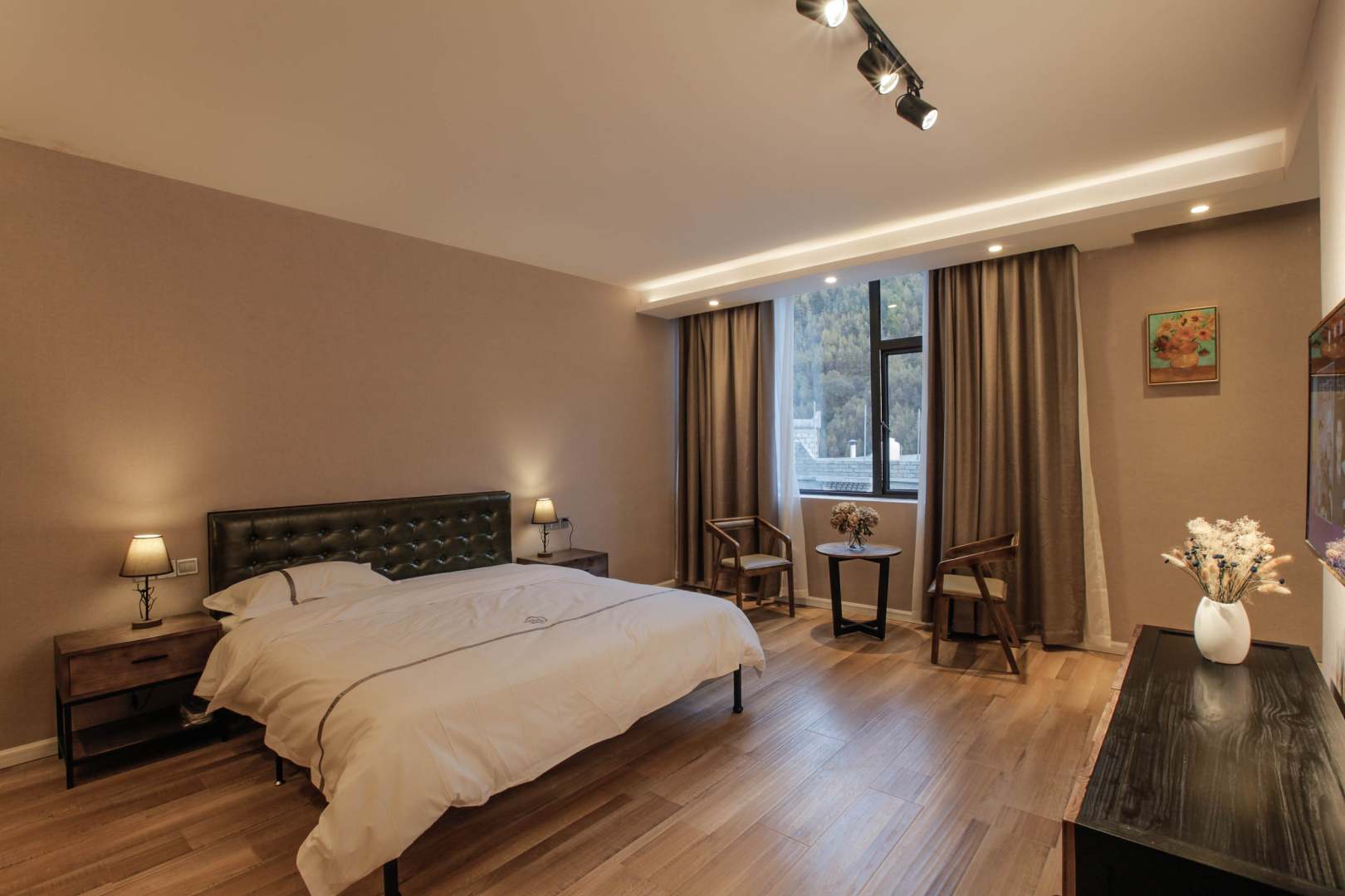 四姑娘山观山印枂客栈