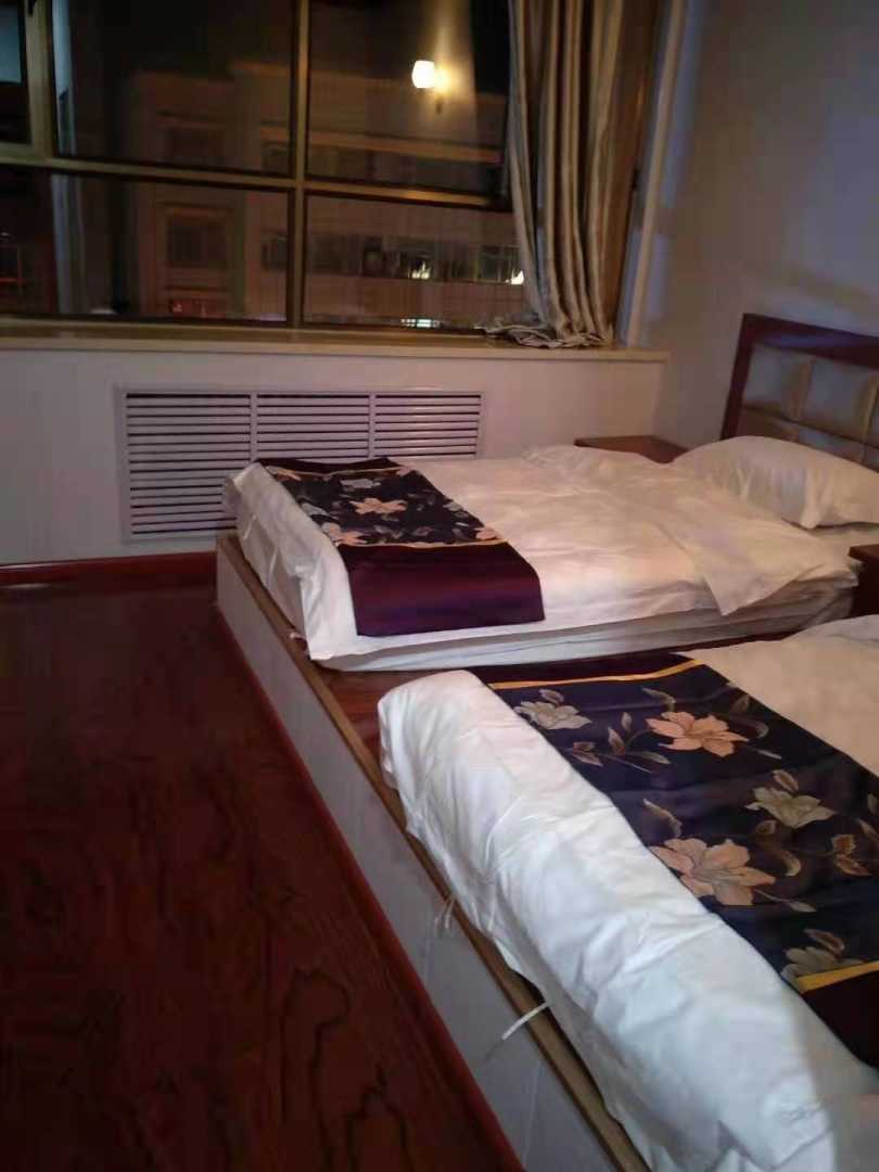 夏河天泽安居酒店