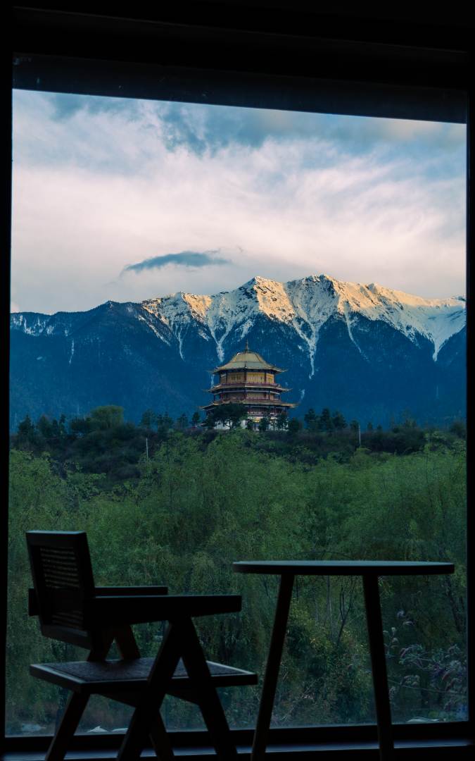 林芝岩庐雪山富氧别院(尼洋河店)