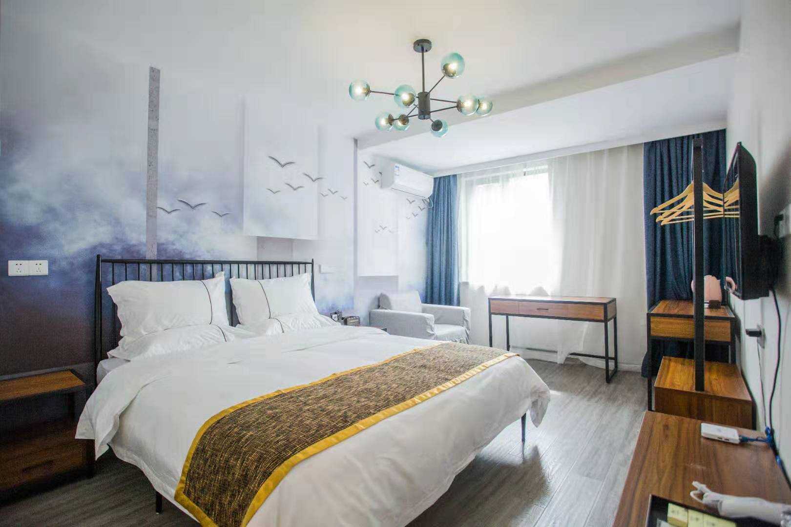 云隐湖观酒店(宁波海曙店)