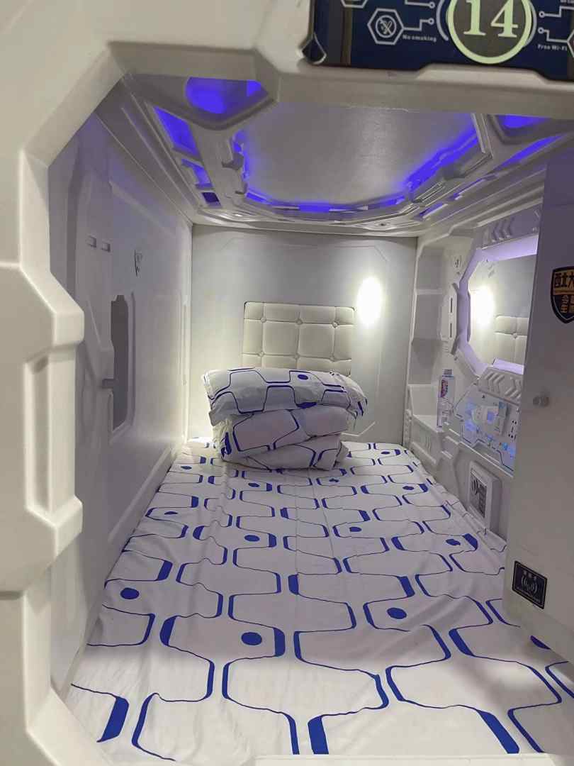 兰州西域太空舱青年旅舍