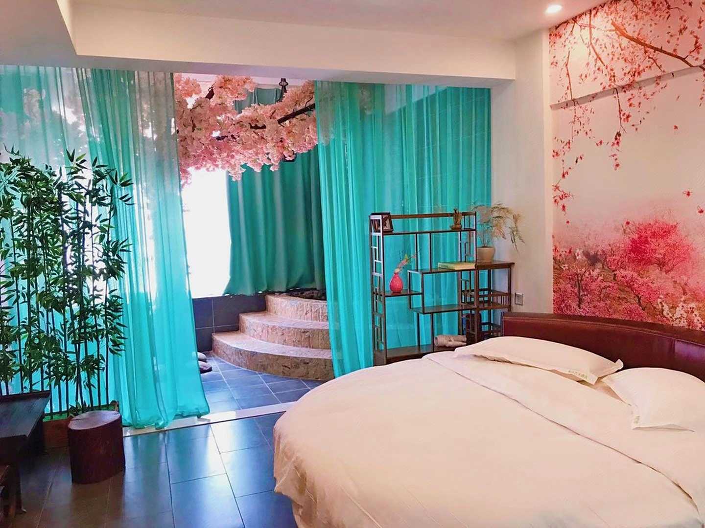 弥勒梅林艺术酒店