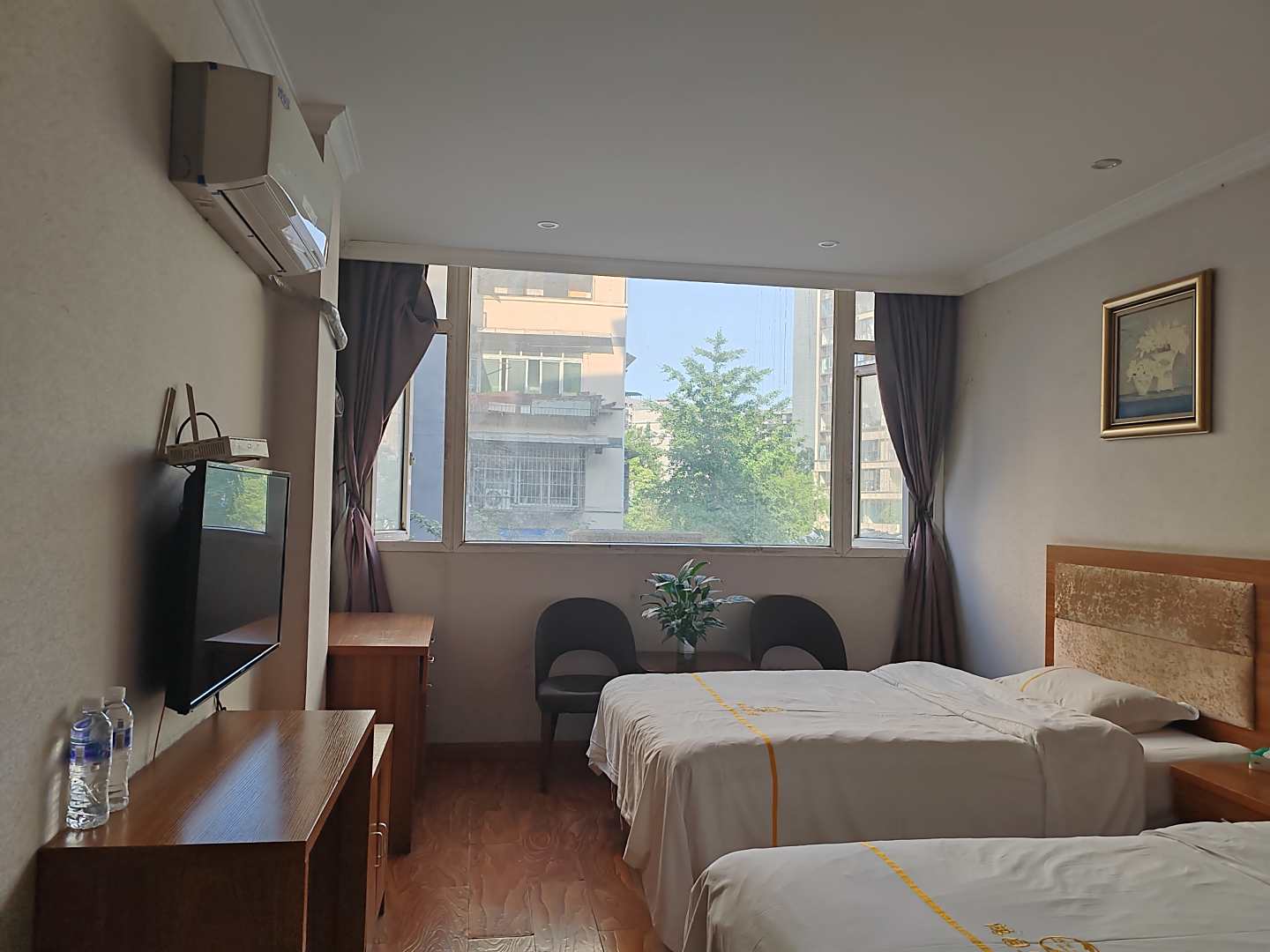 鸿圆商务宾馆(桑园路店)