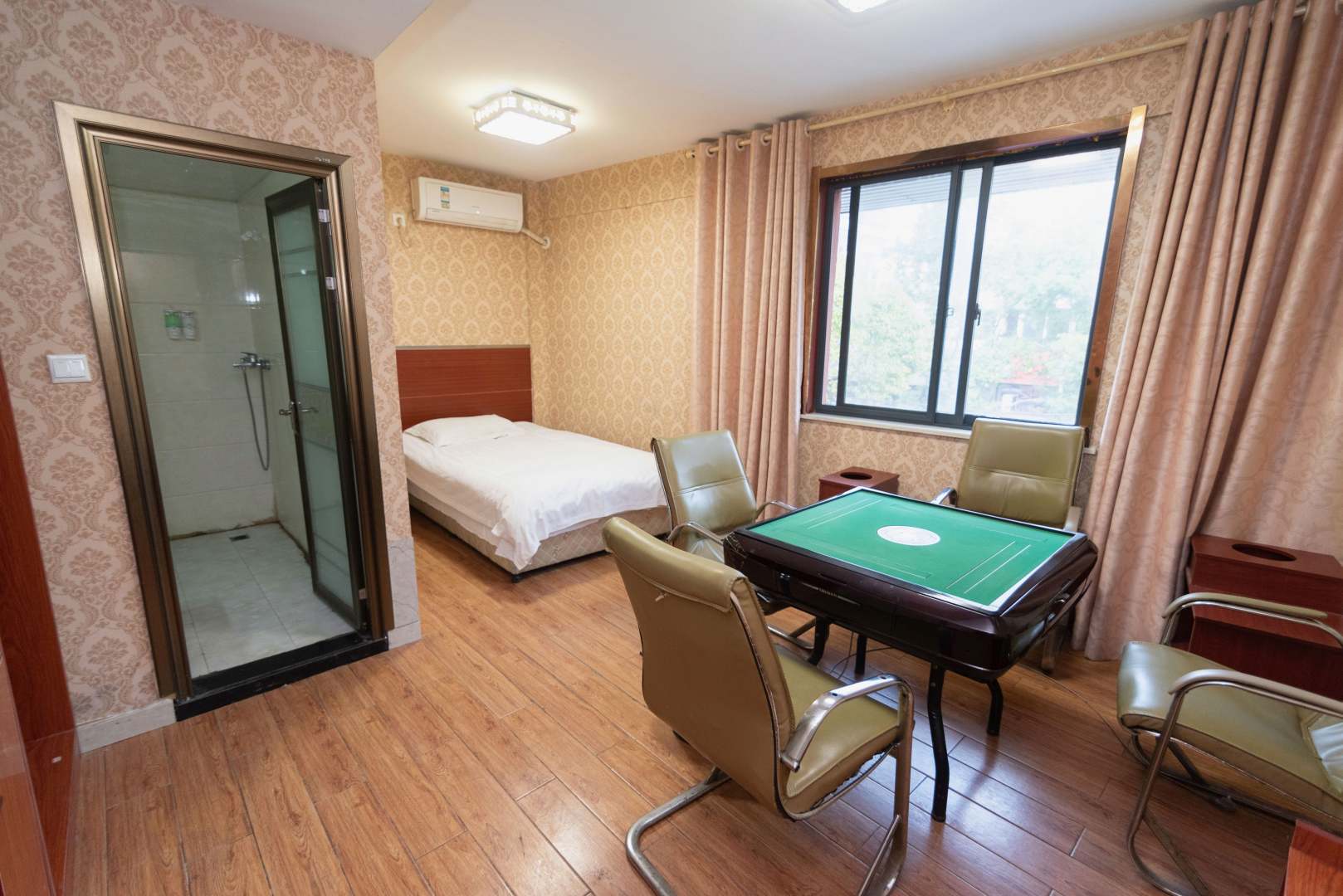 安庆秦溏湖商业宾馆