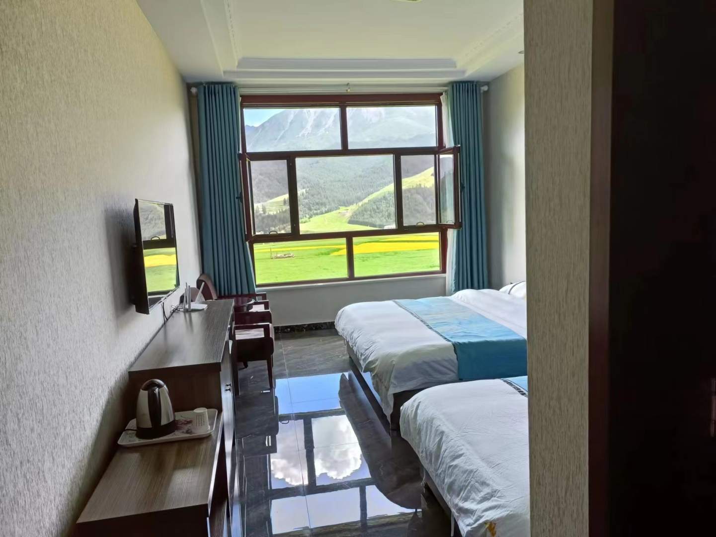 祁连县圣峰观景山庄