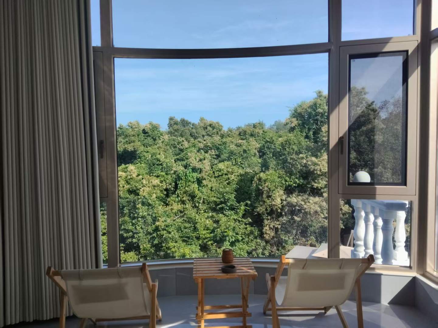 何若民宿(万宁石梅湾环岛旅行公路店)