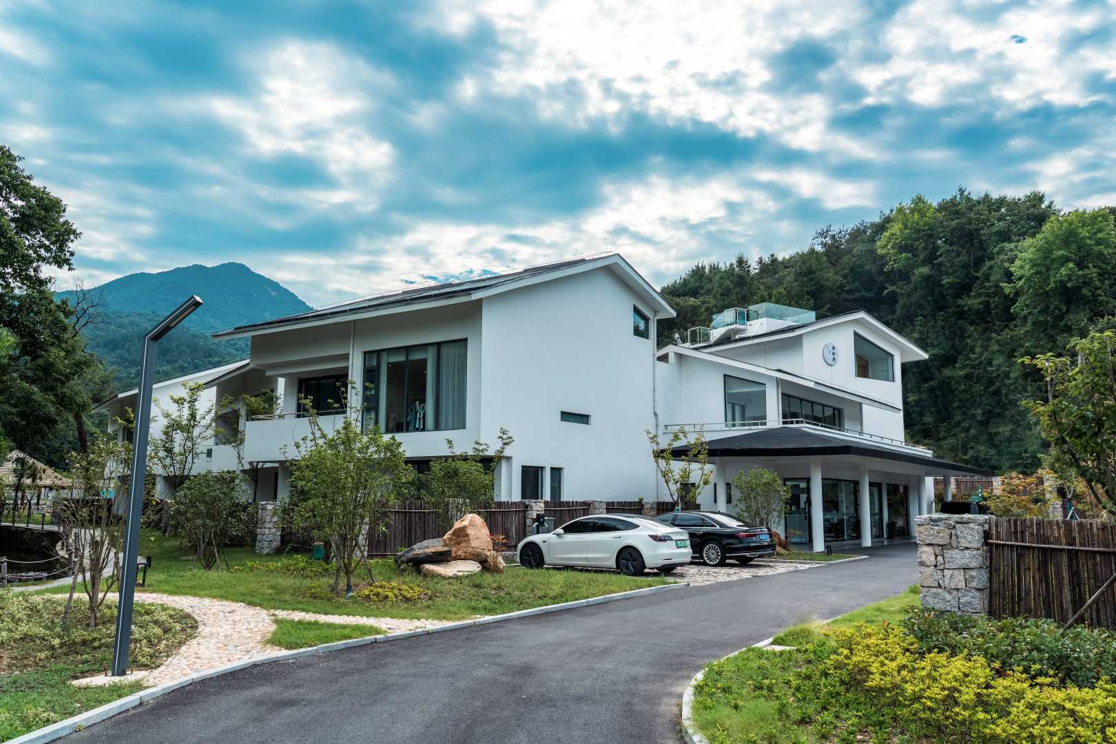 听涧｜不知周·白兰地庄园·疗愈私汤·篝火烧烤·亲子度假民宿(金寨店)