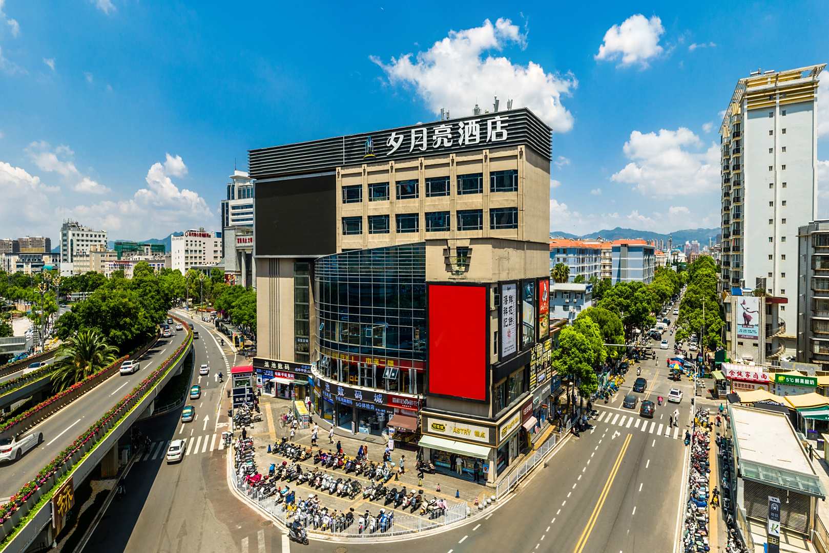夕月亮酒店(昆明南亚风情第一城店)