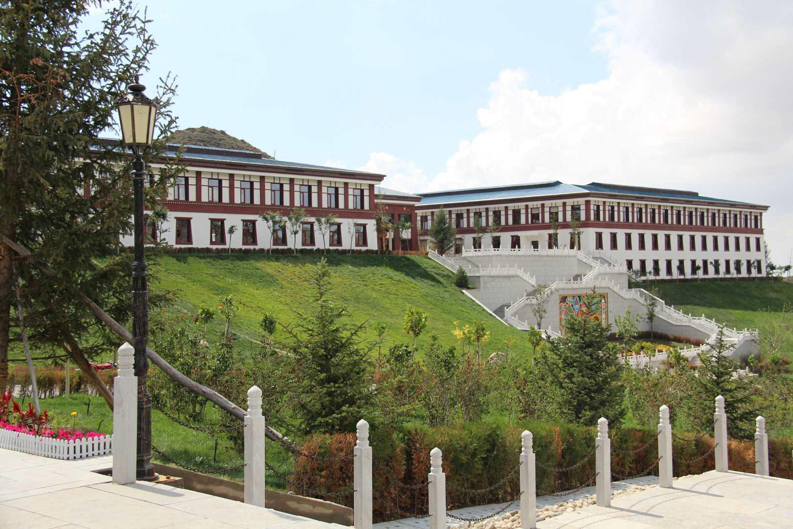 贺兰山森林公园游客服务中心