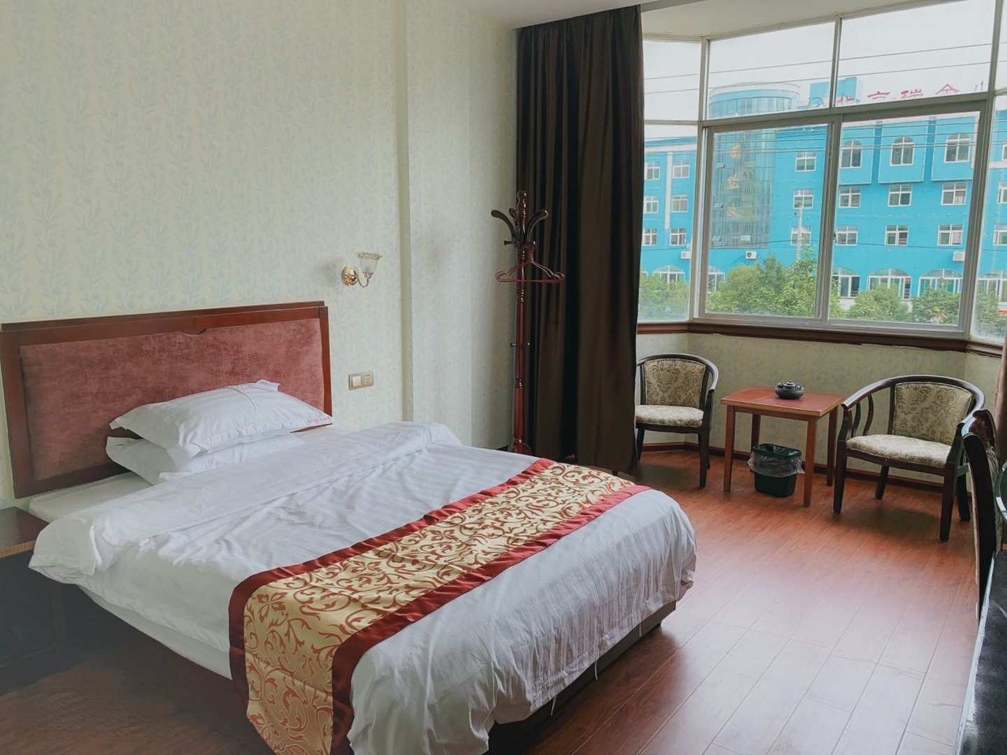 七彩商务宾馆