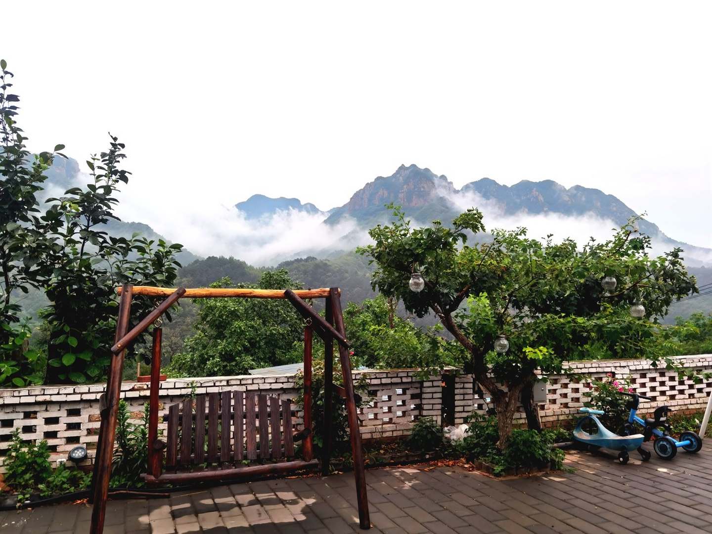 兴隆伴山小院