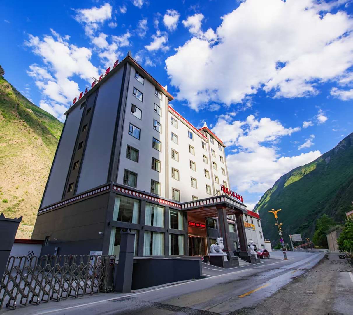 丹巴美人谷大酒店
