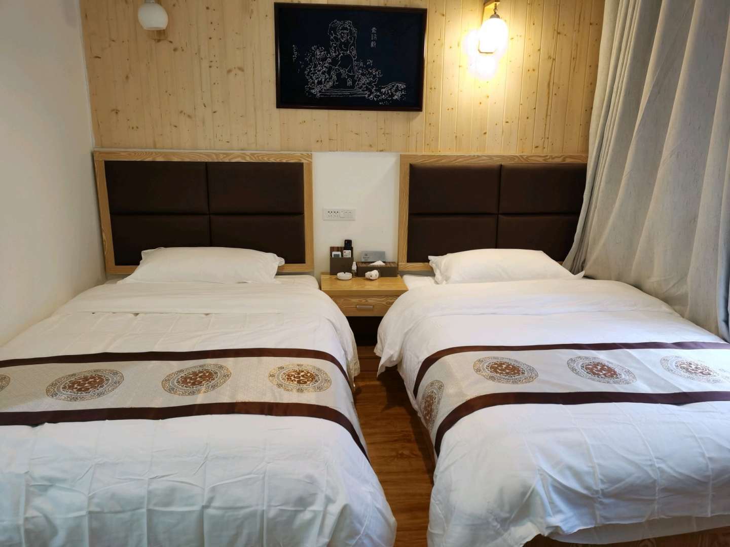 百里杜鹃彝休客栈