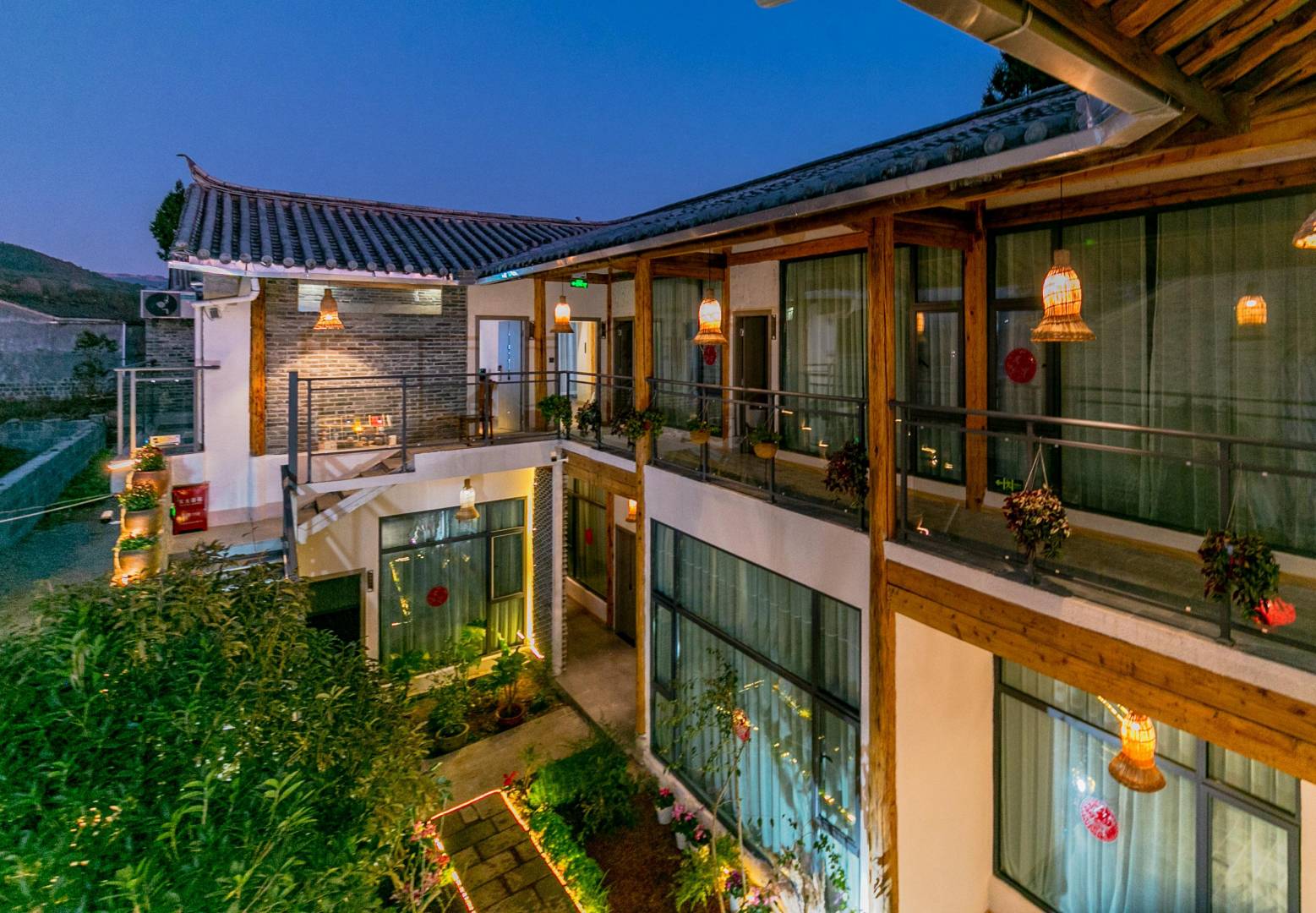 腾冲泽山尔居全景客栈(和顺店)