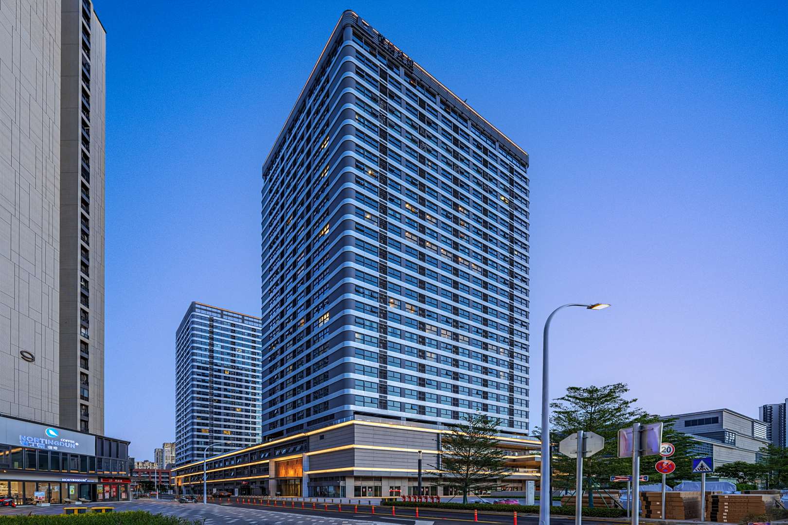 万隆国际公寓(汕头高铁站东海岸店)
