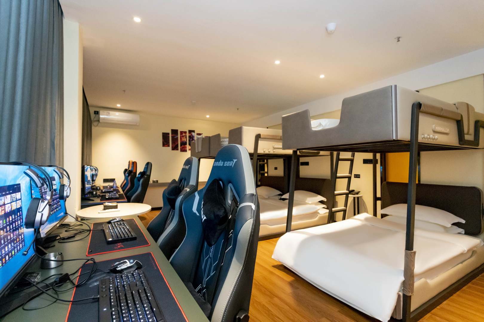 美途电竞酒店(玉林大润发会展中心店)