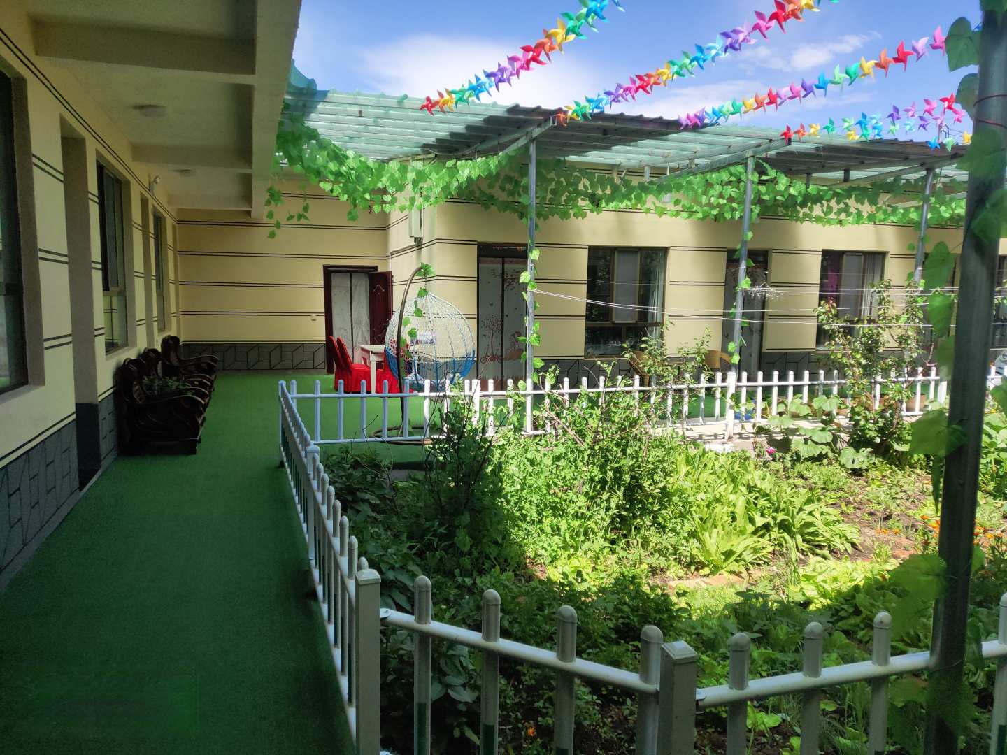 那拉提蜜缘客栈