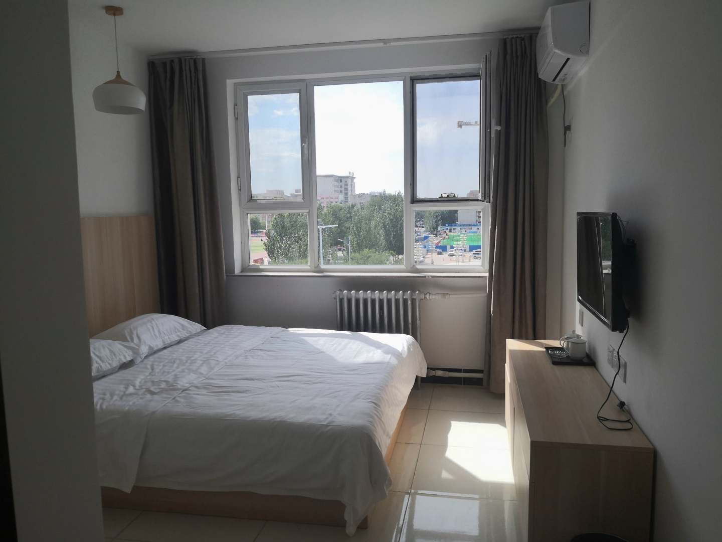 德隆旅馆(昭乌达路店)