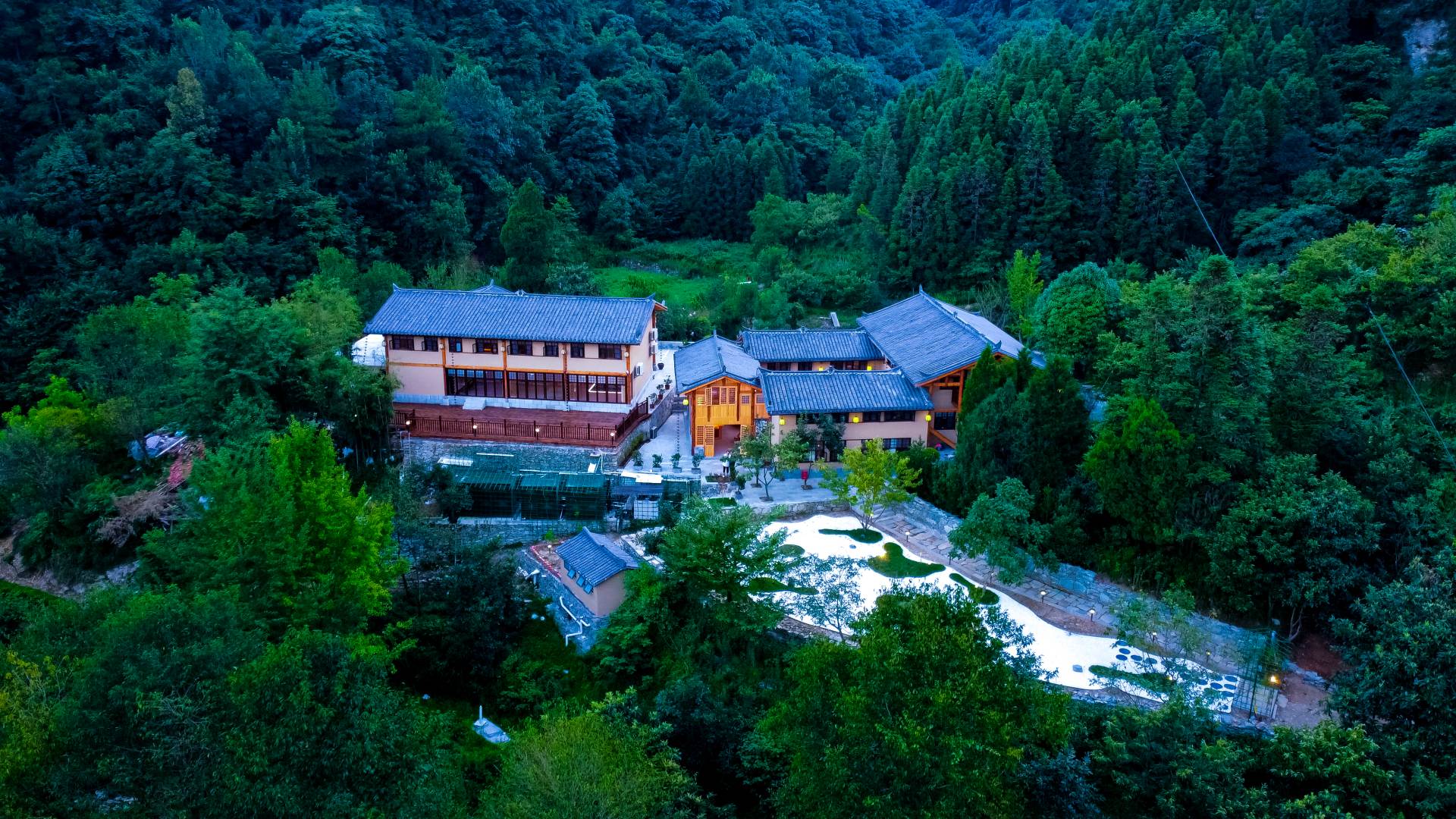 武当山曼珠庄园
