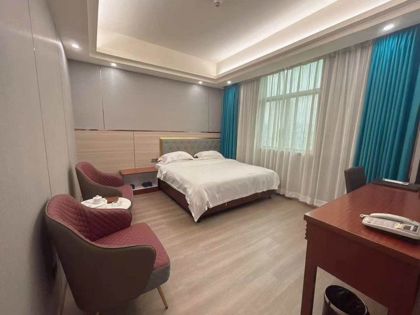 惠来华庭酒店