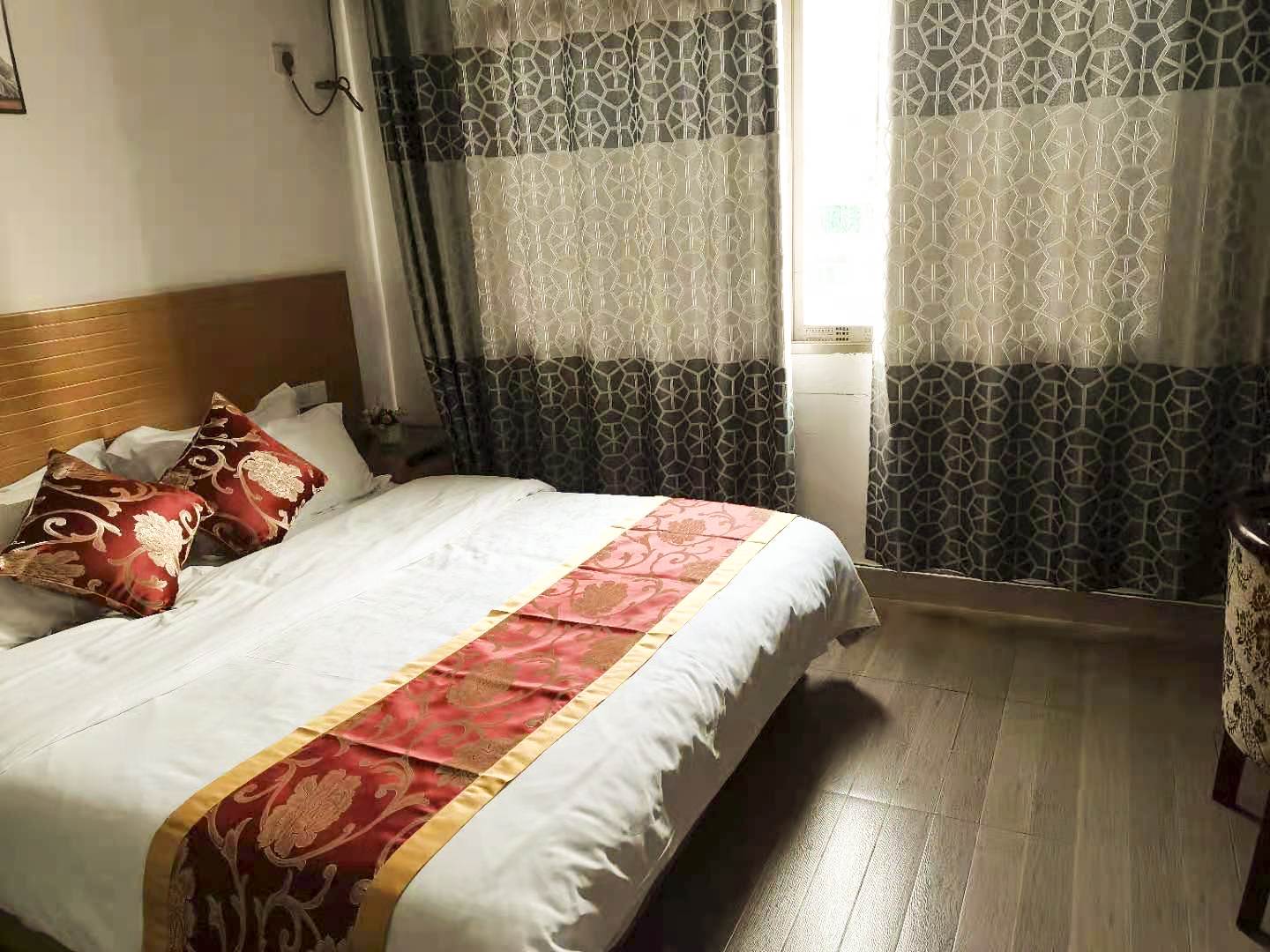 九江友情商务宾馆(庐山新山宾隆商超店)