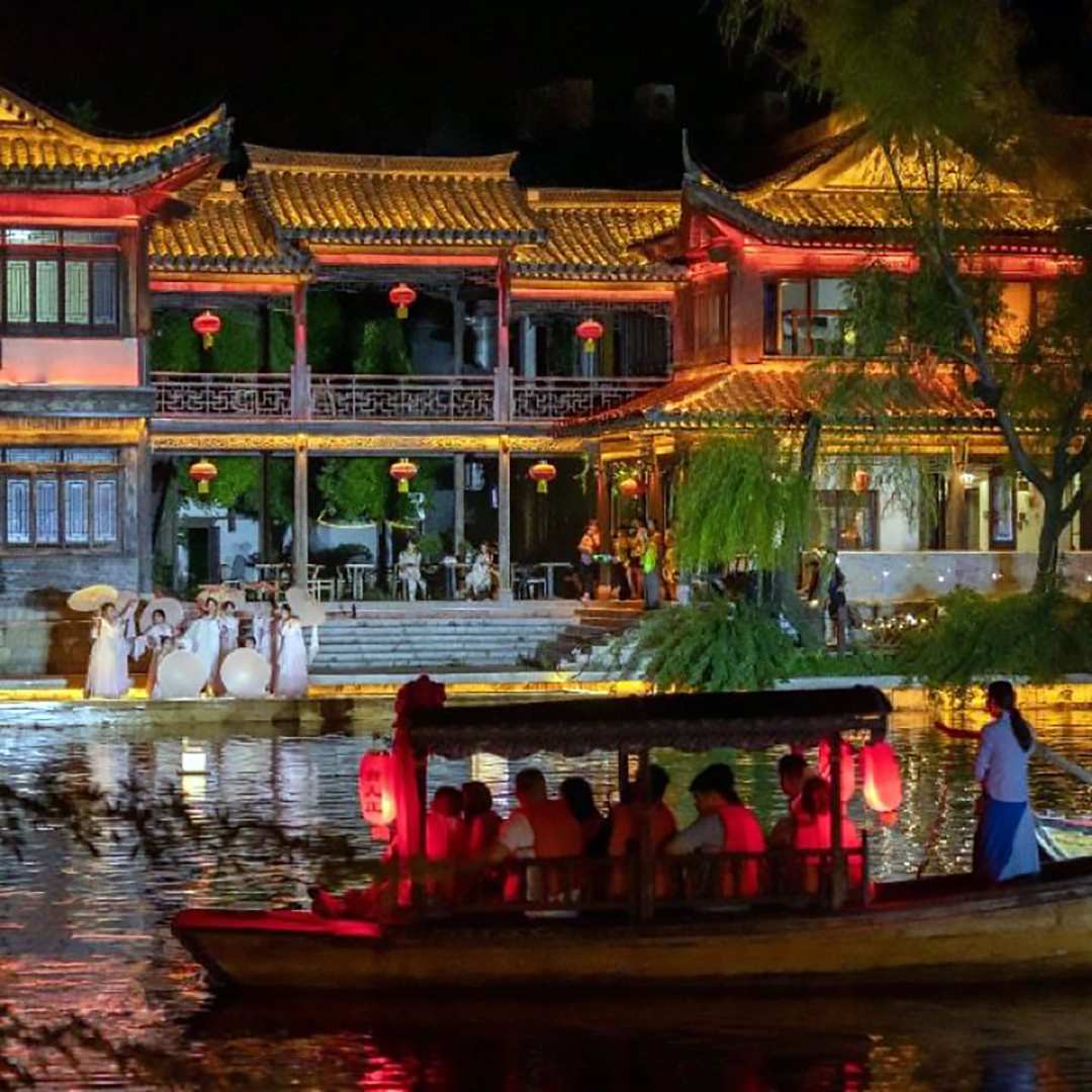 依云·湖畔空中合院客栈(台儿庄古城风景区店)