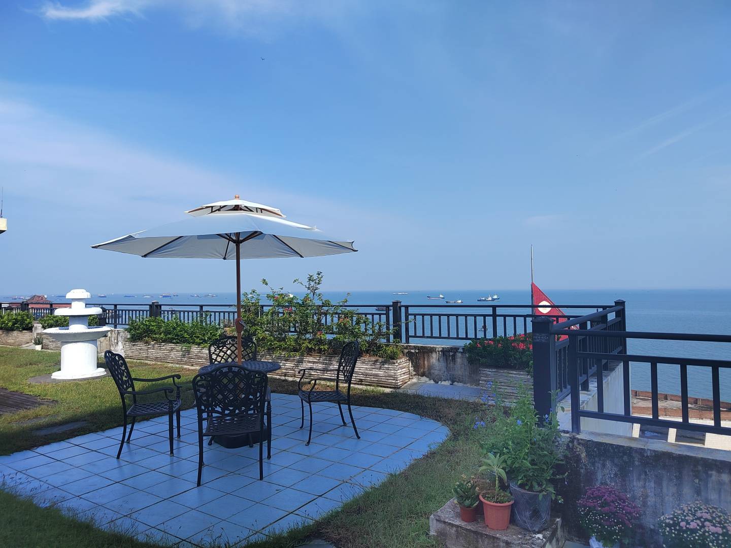北海蓝月湾海景花园民宿(海底世界老街店)