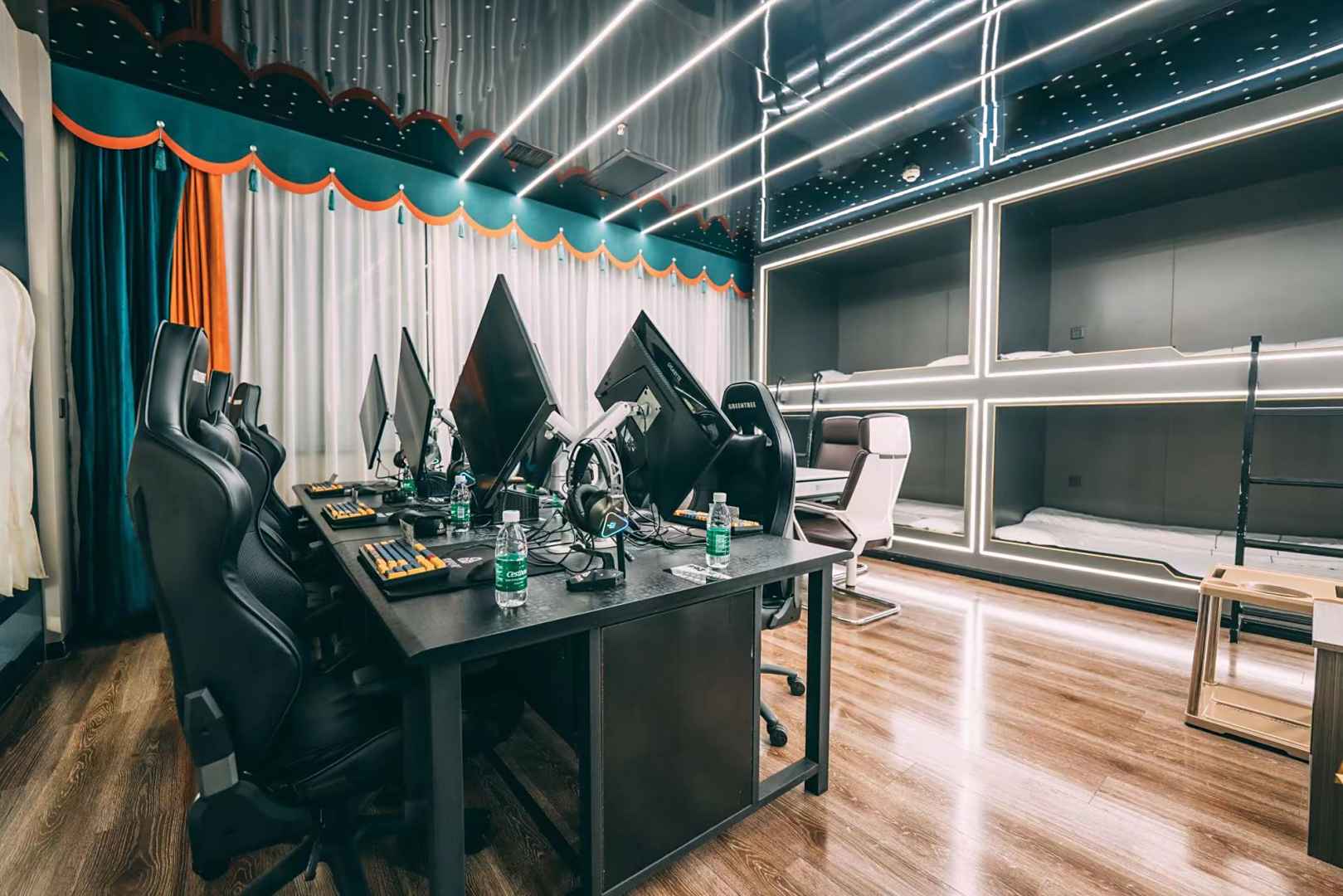 绿树电竞(省体育场店)