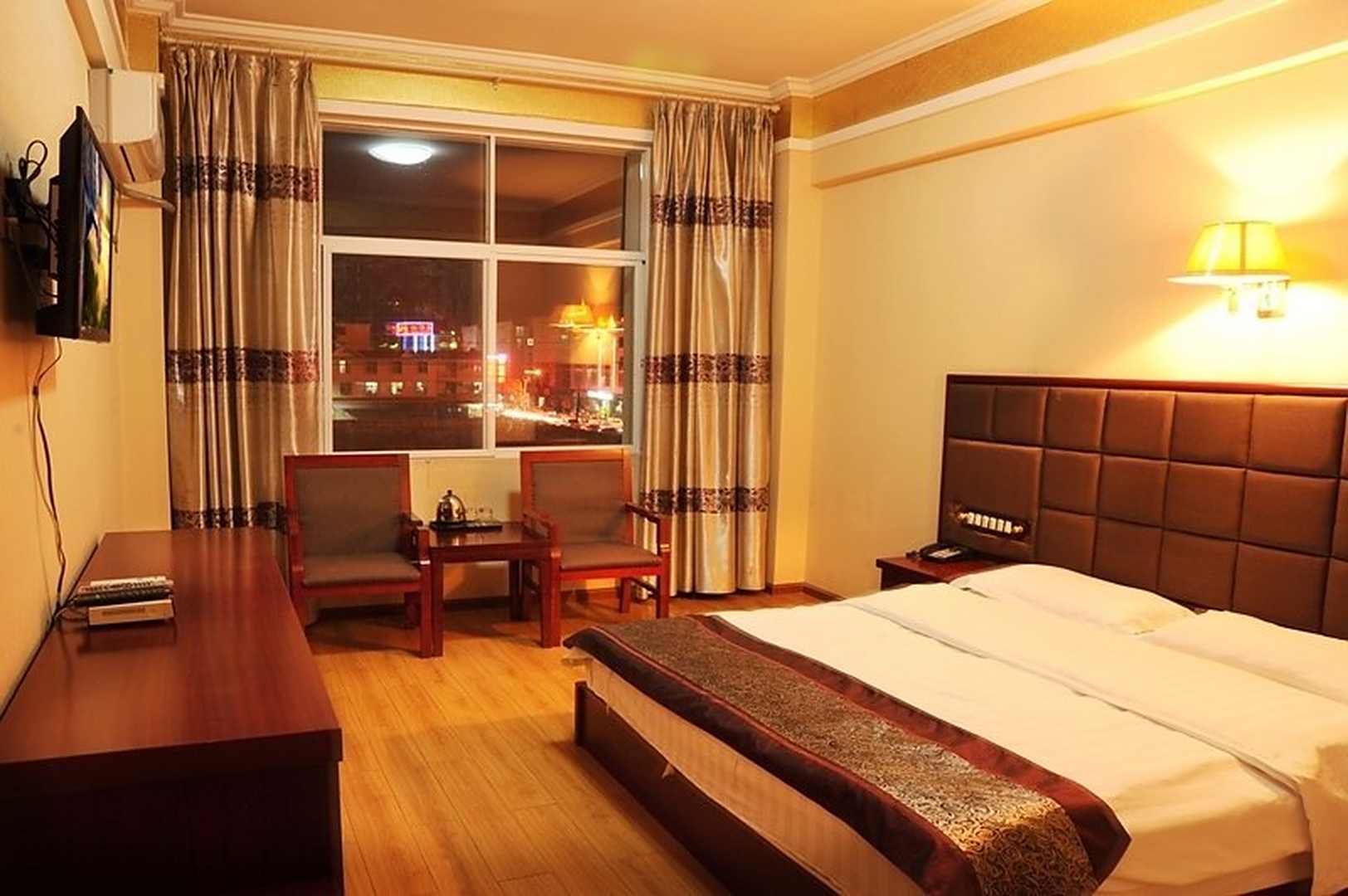 德宏瑞丽金岗山酒店