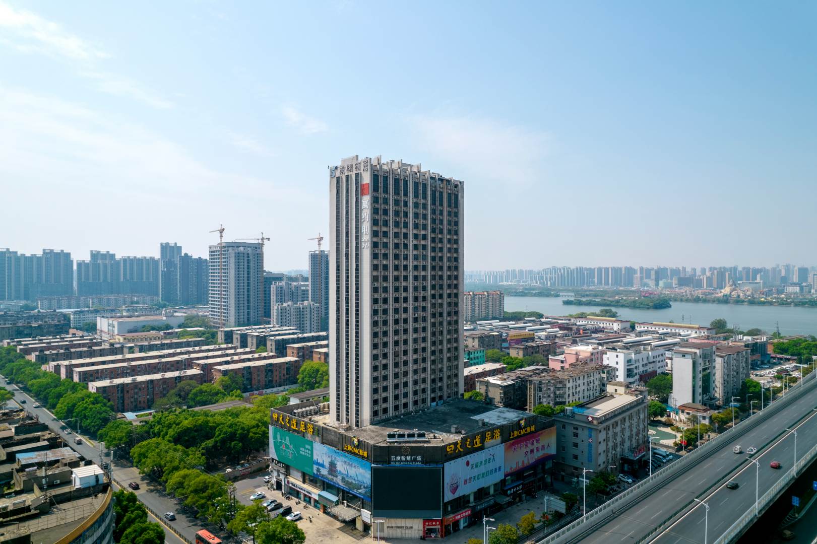 南昌5°滨湖酒店(京家山地铁站店)