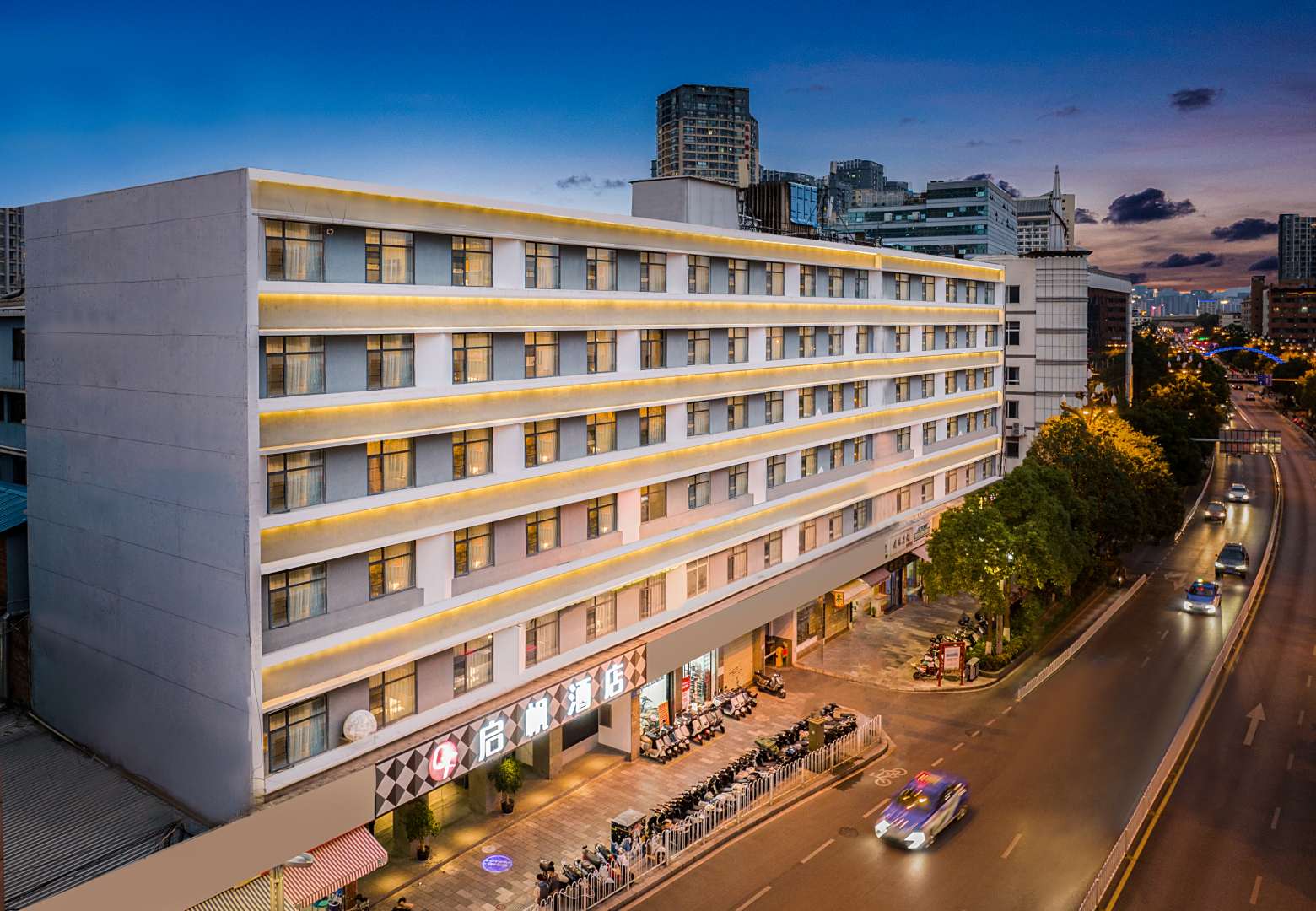 启帆酒店(昆明火车站店)