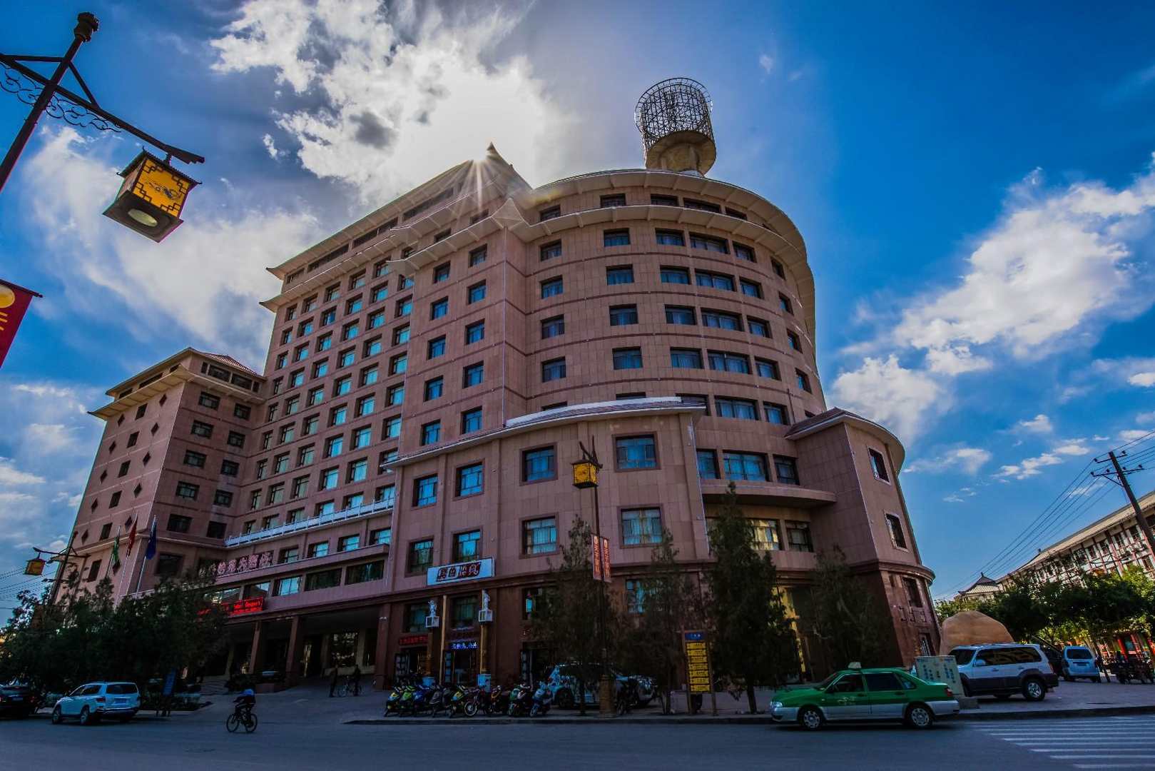 酒泉敦煌丝路怡苑大酒店