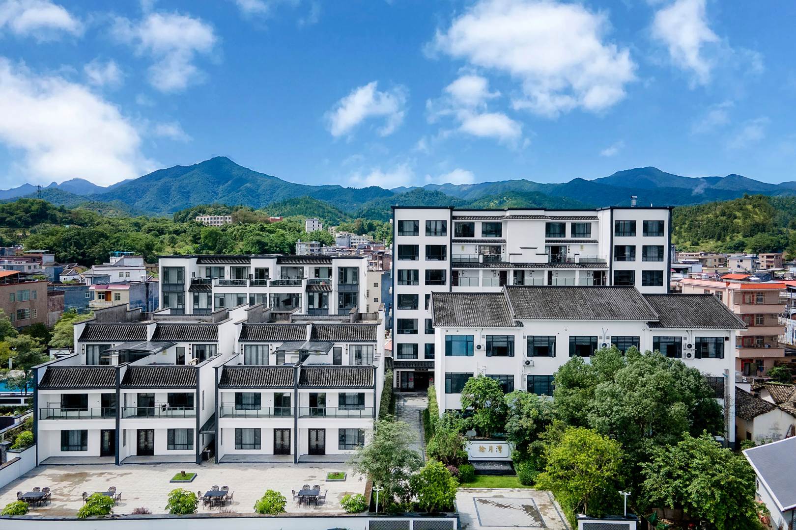 拾月湾温泉镇民宿(河源东源黄村店)