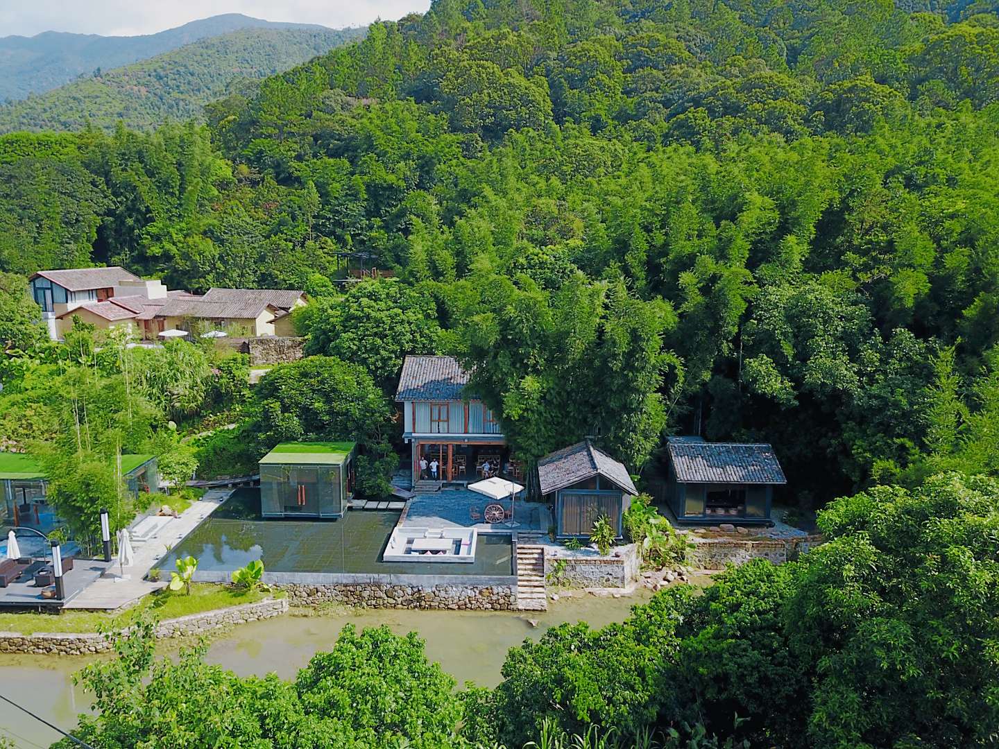 慕吉云溪山居
