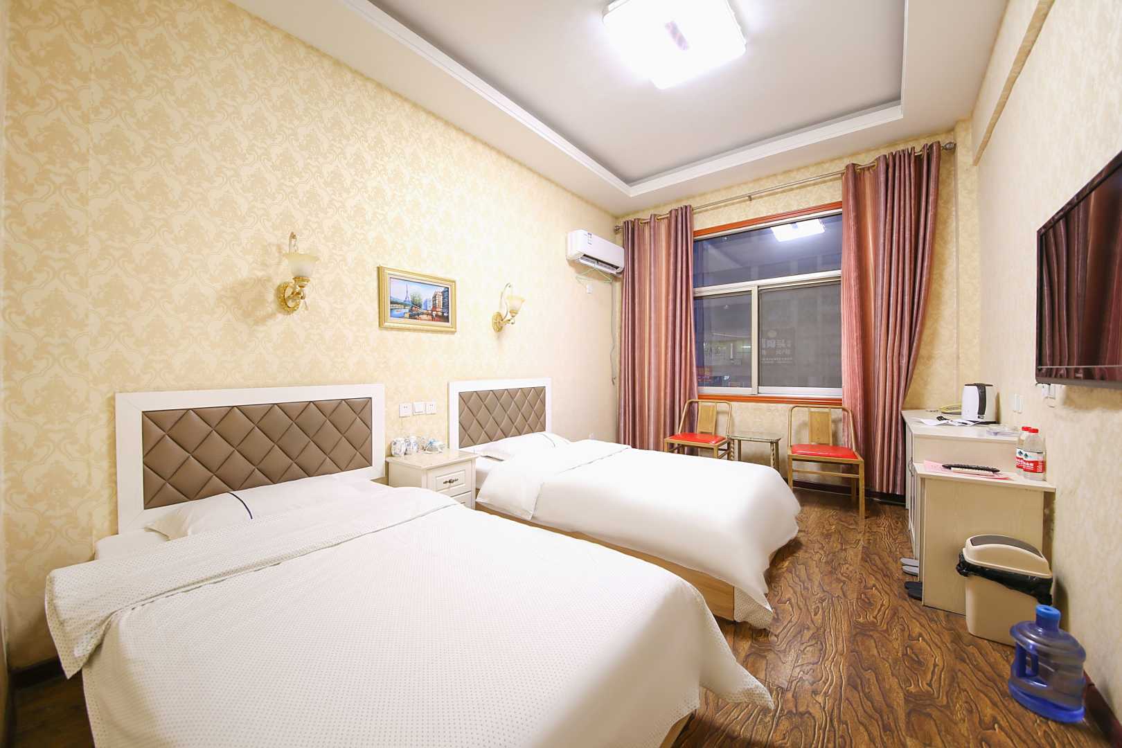 禹城阳光商务宾馆(市中路店)