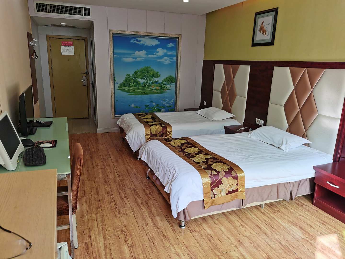 滨江宾馆(汉江石泉古城景区店)