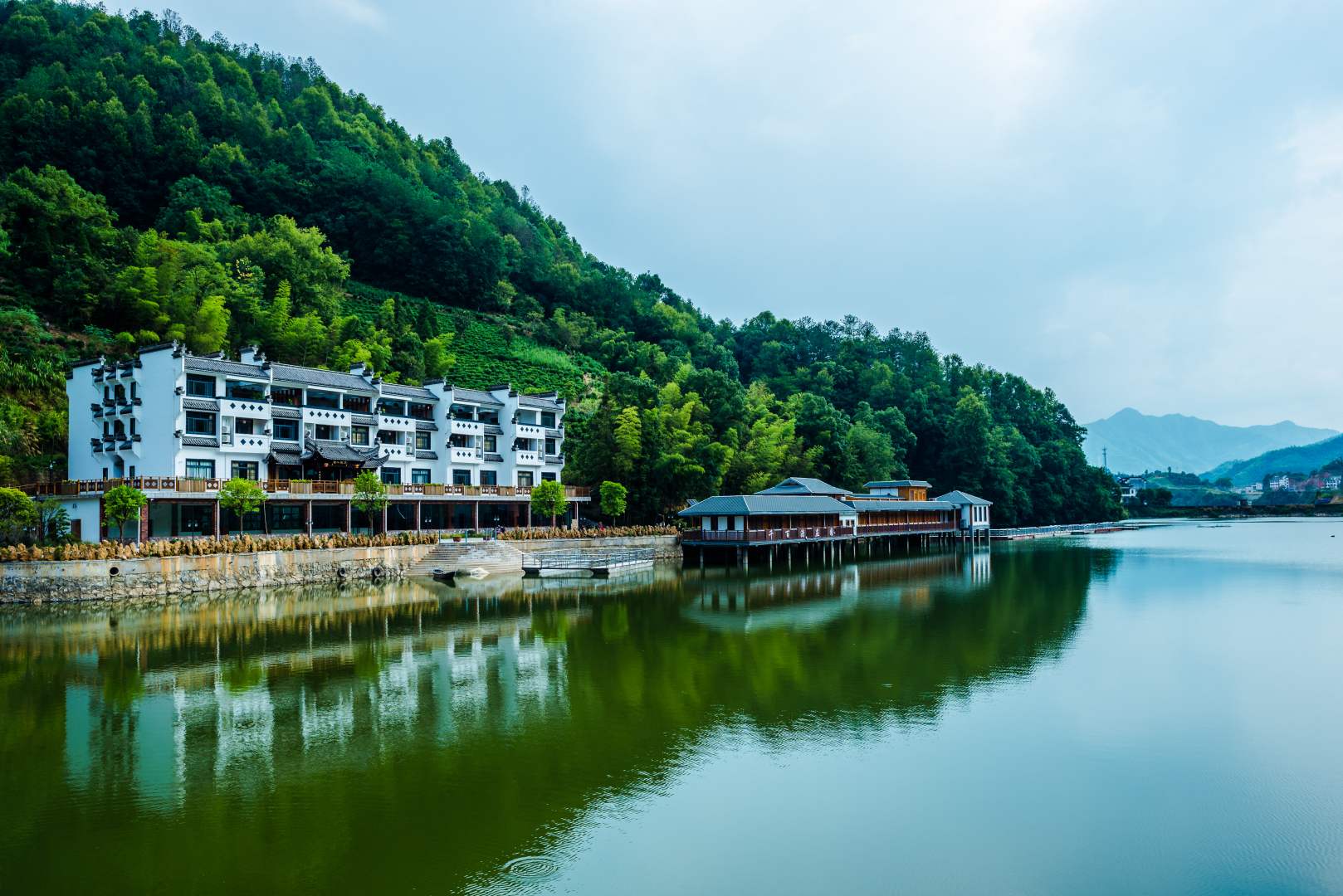 首旅寒舍千百渡