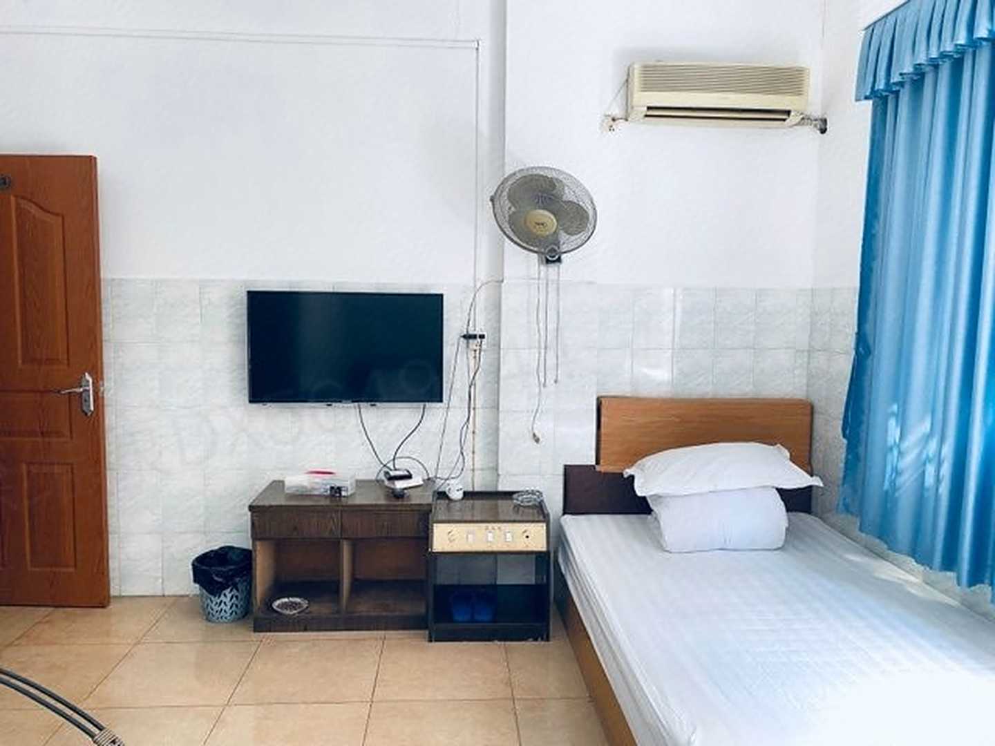云浮濠华旅店