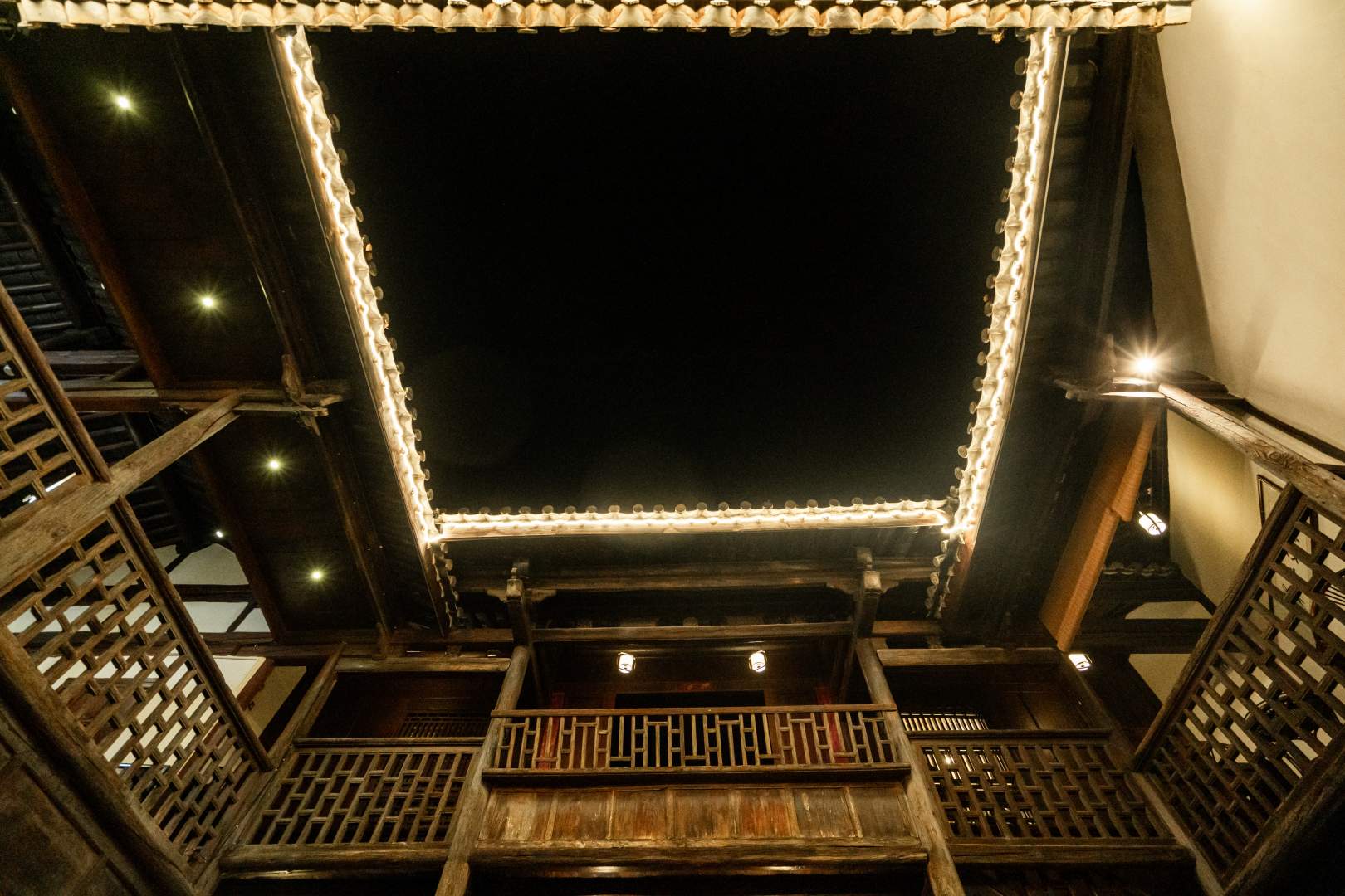 建水琴鹤堂客栈(建水古城文庙店)