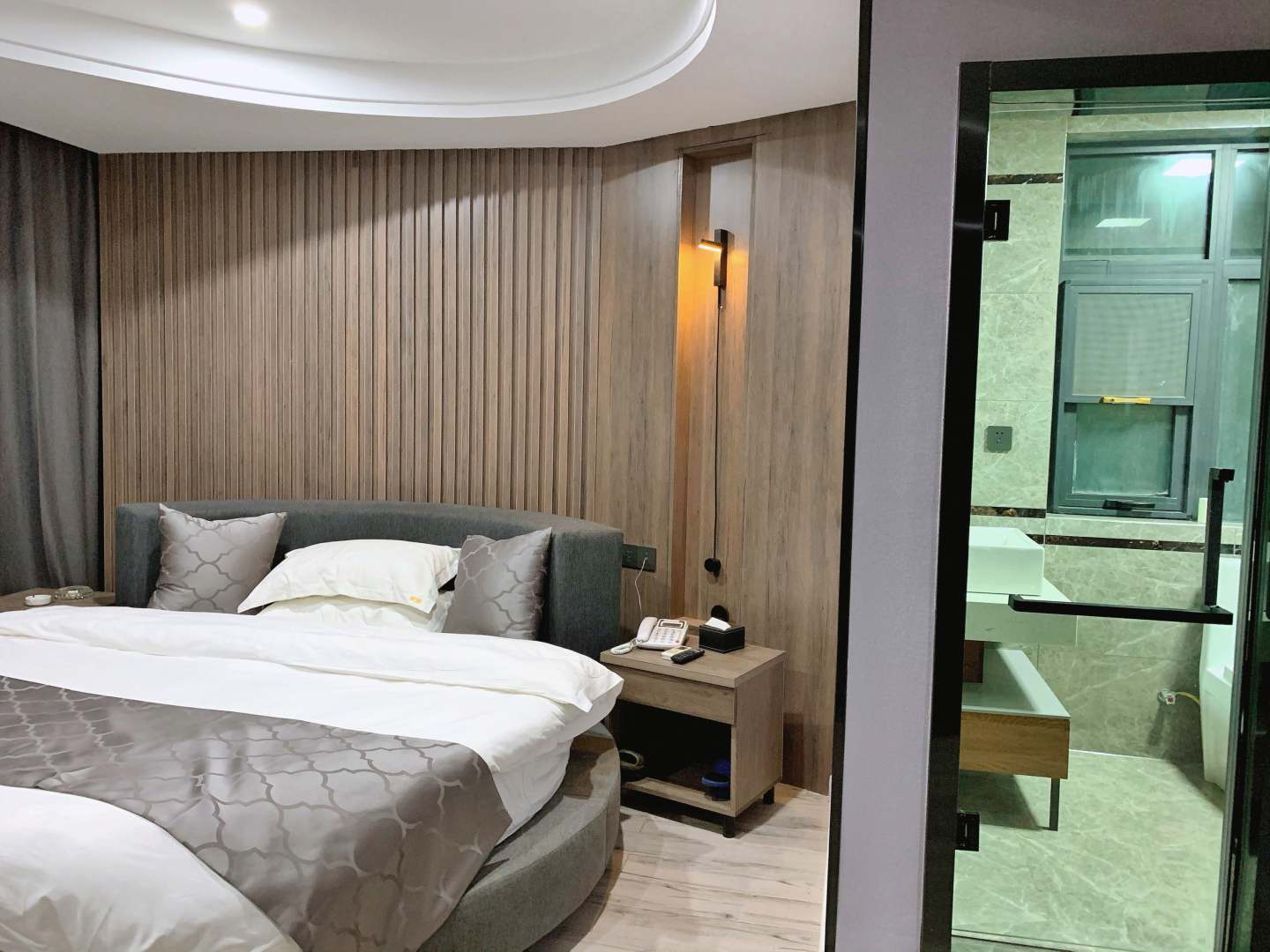 新西宾馆(西大街店)