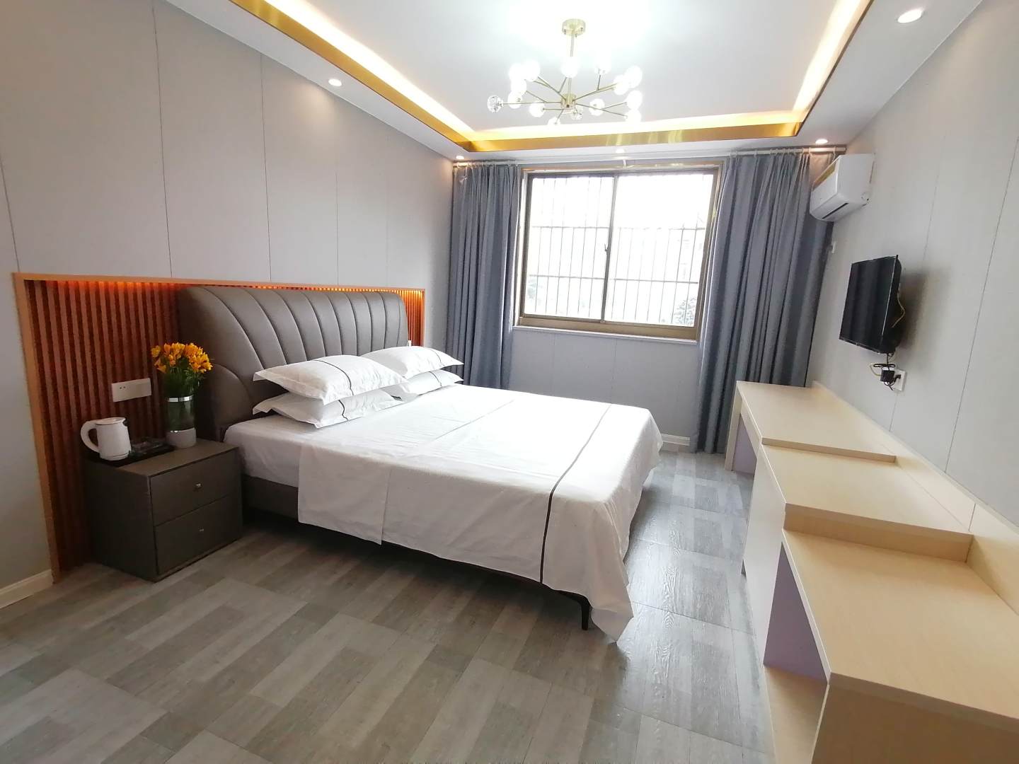 武汉7优精品公寓(光谷步行街店)