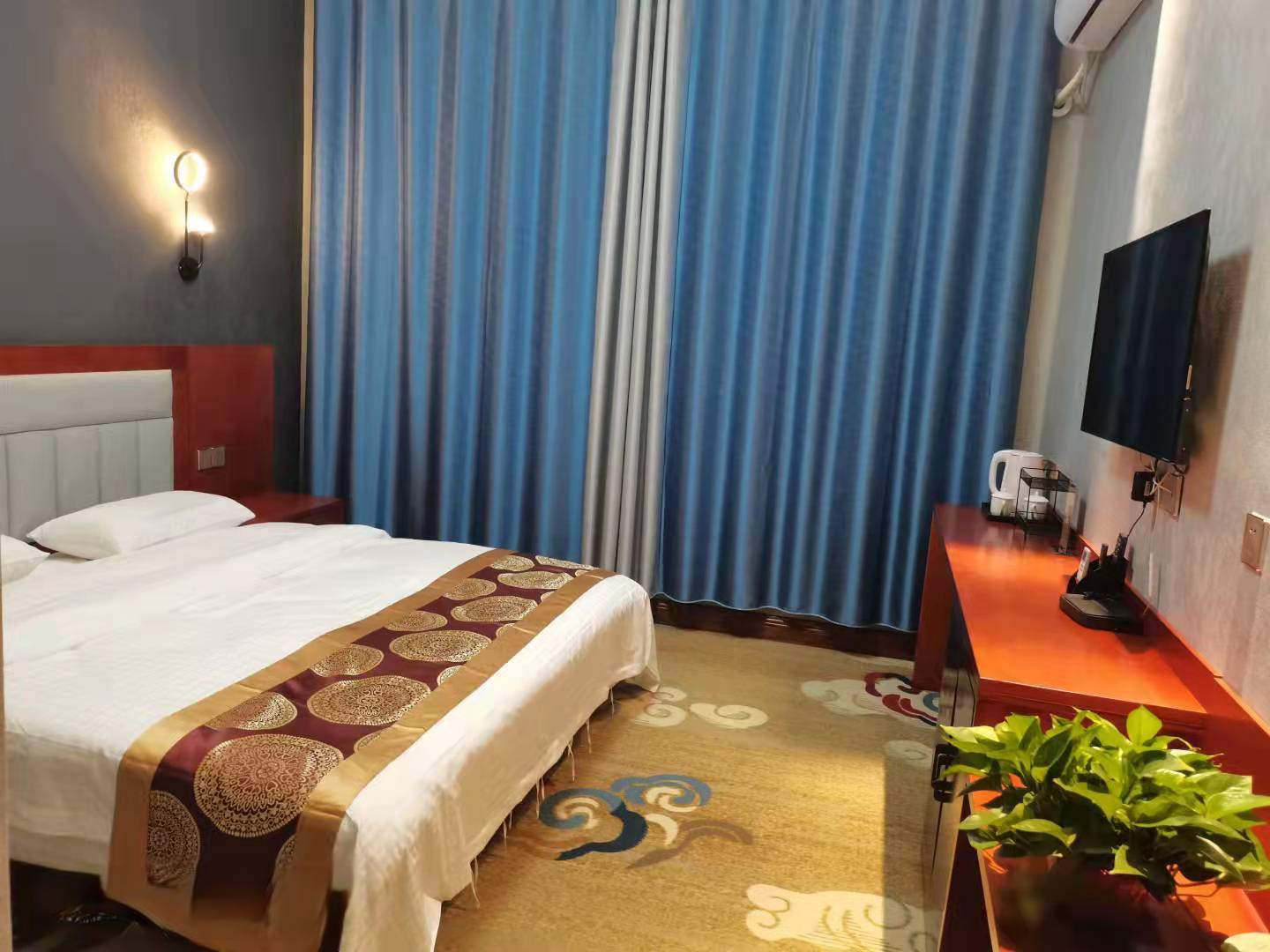 安逸商务宾馆(乌拉特后旗呼和温都尔镇店)