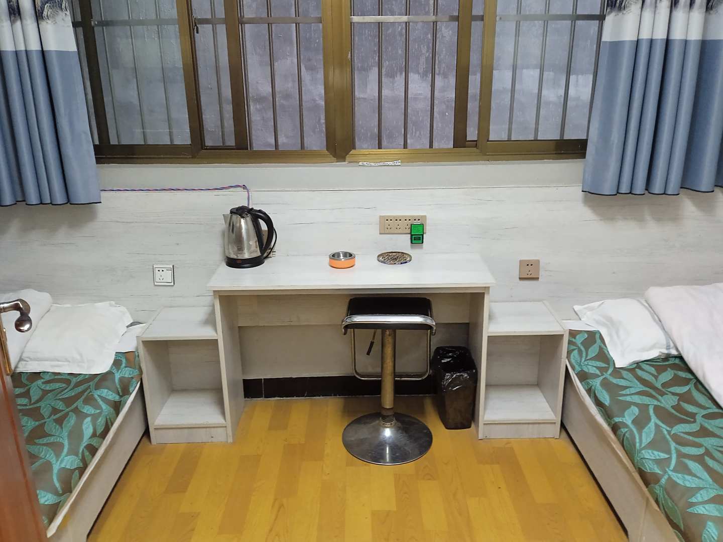 武都区亿达旅馆